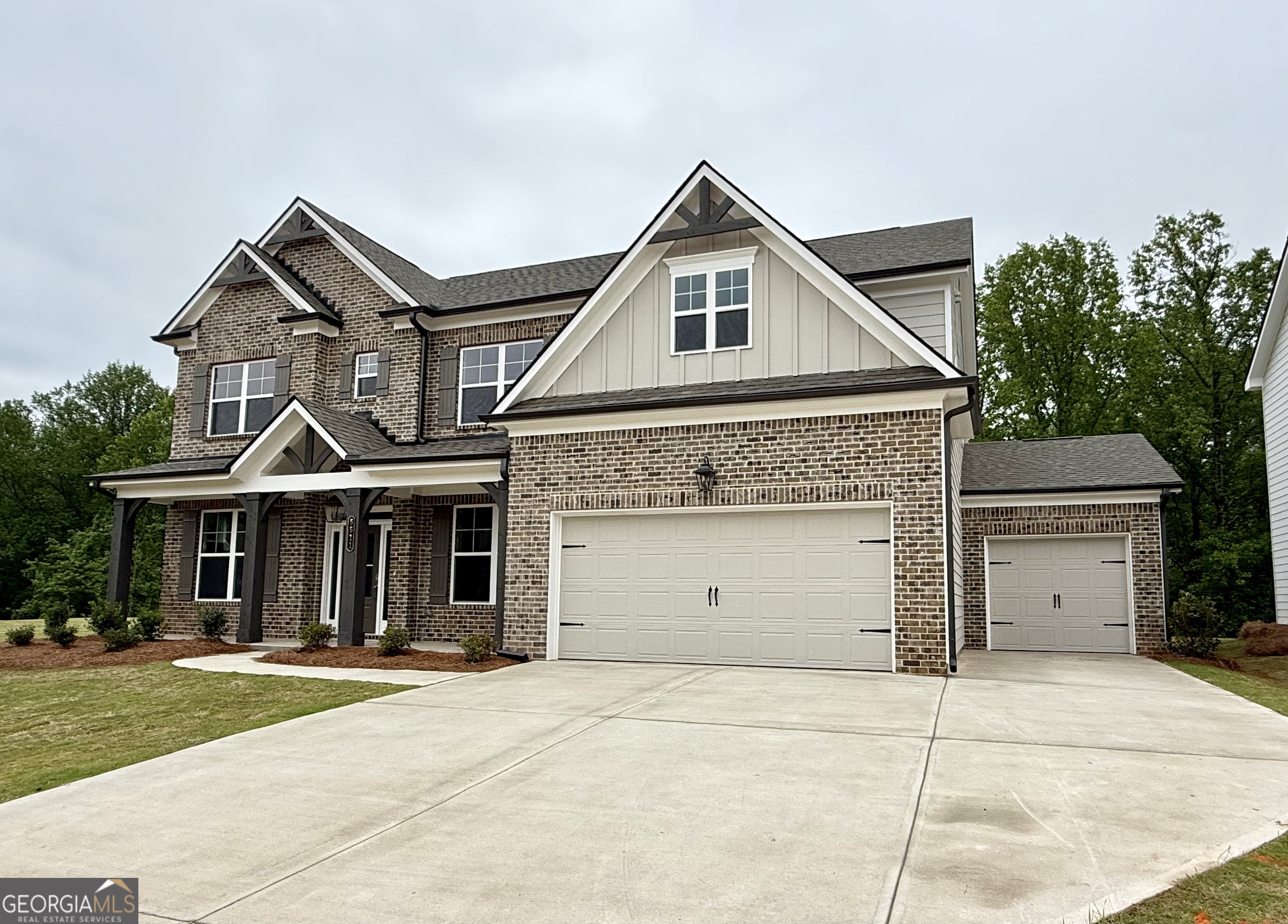 5511 Tullis Drive Property Photo 1