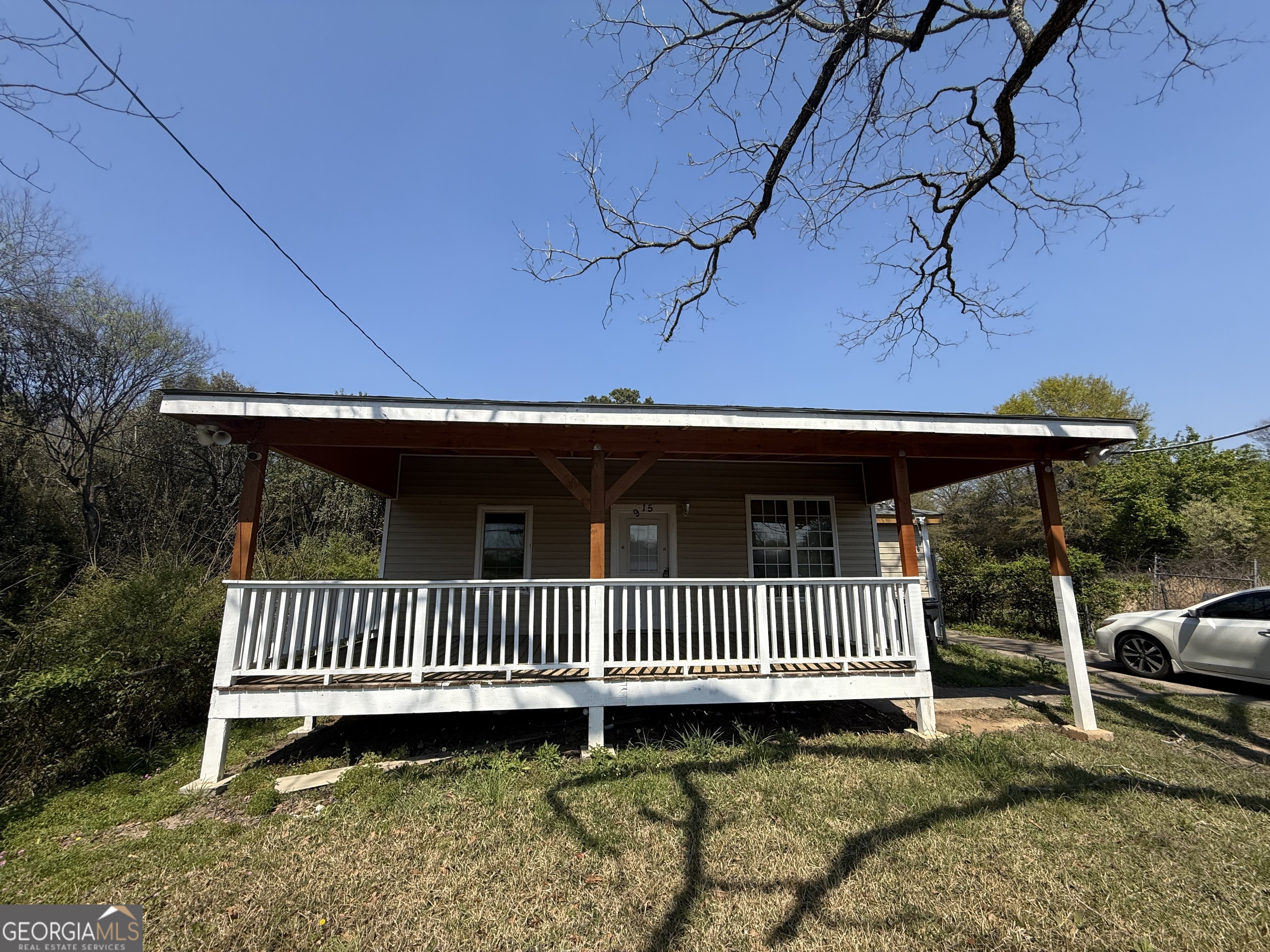 615 Paul Street Property Photo 1