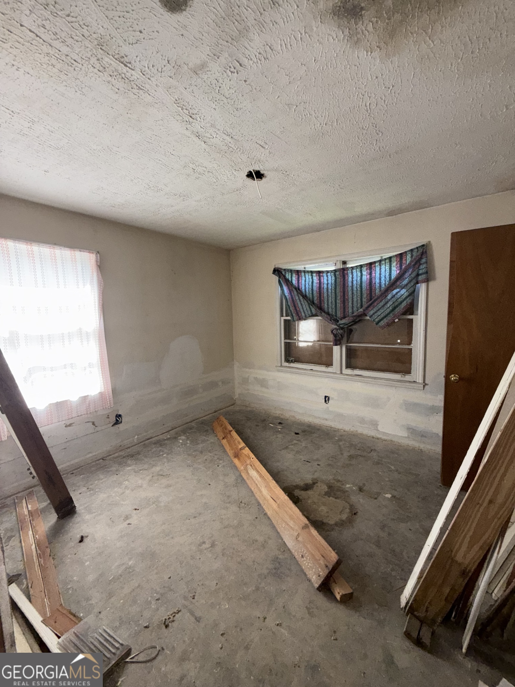 5760 Frederica Place Property Photo 7