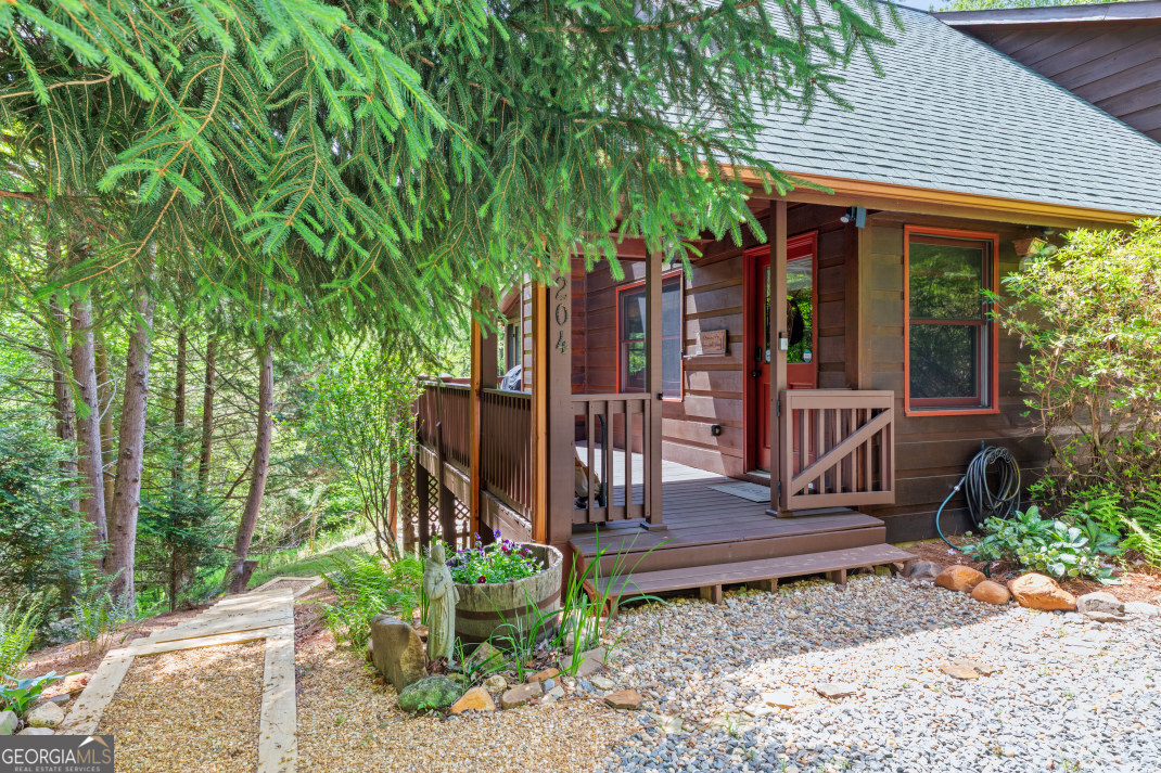 1204 Brookhaven Lane Property Photo 3