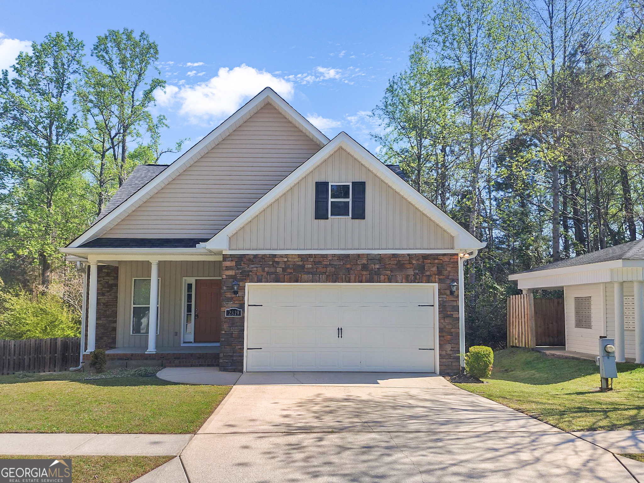 2819 Burdette Drive Property Photo 1