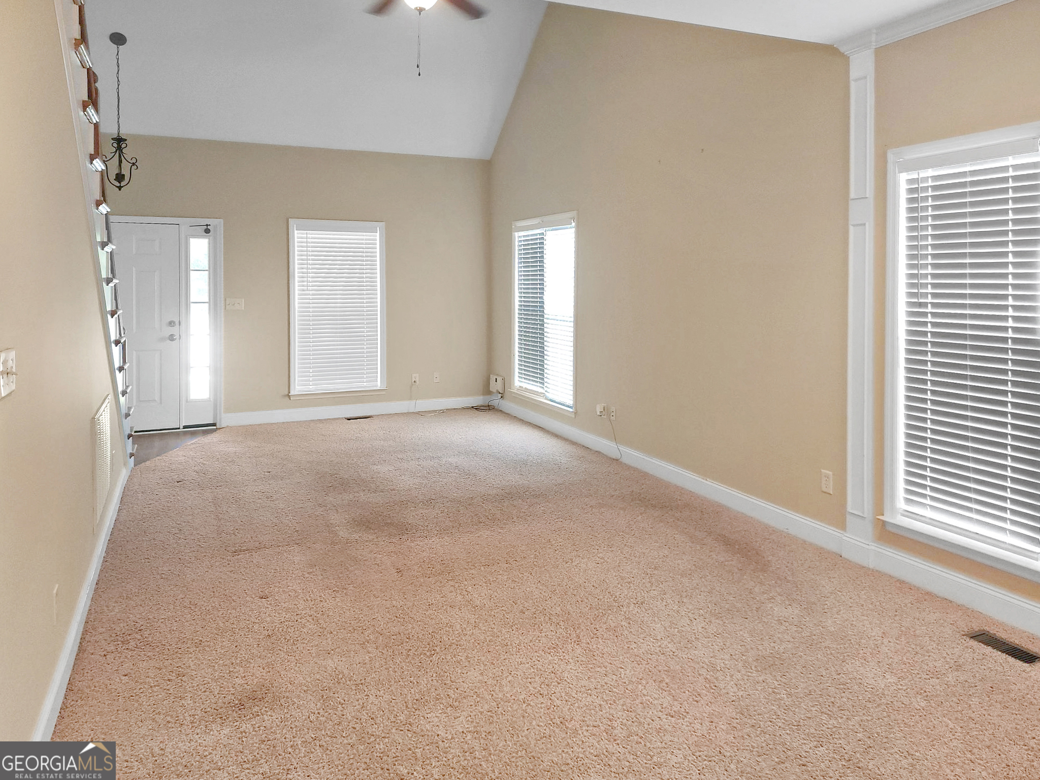 2819 Burdette Drive Property Photo 3
