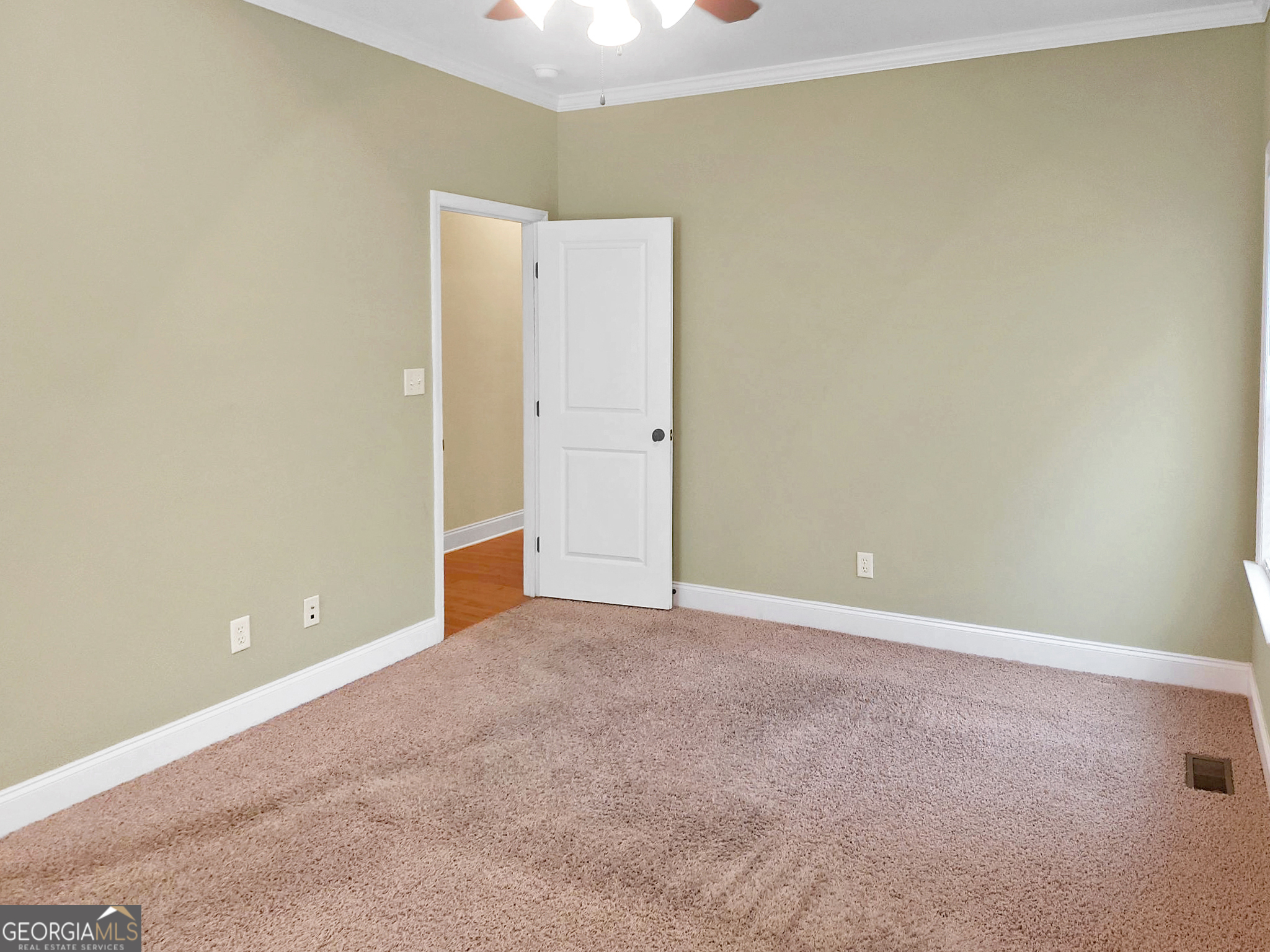 2819 Burdette Drive Property Photo 9