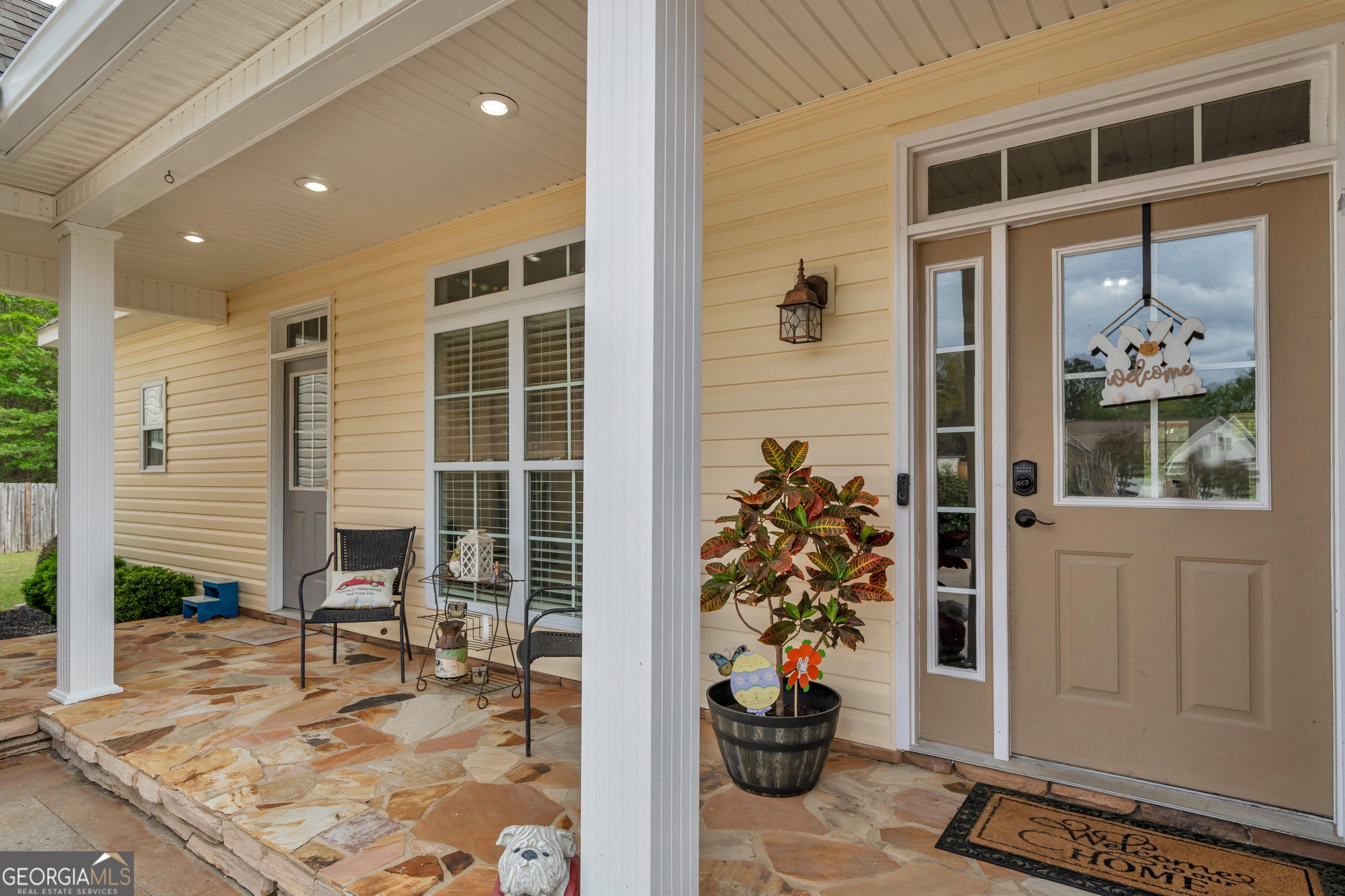208 Hedge Row Property Photo 2