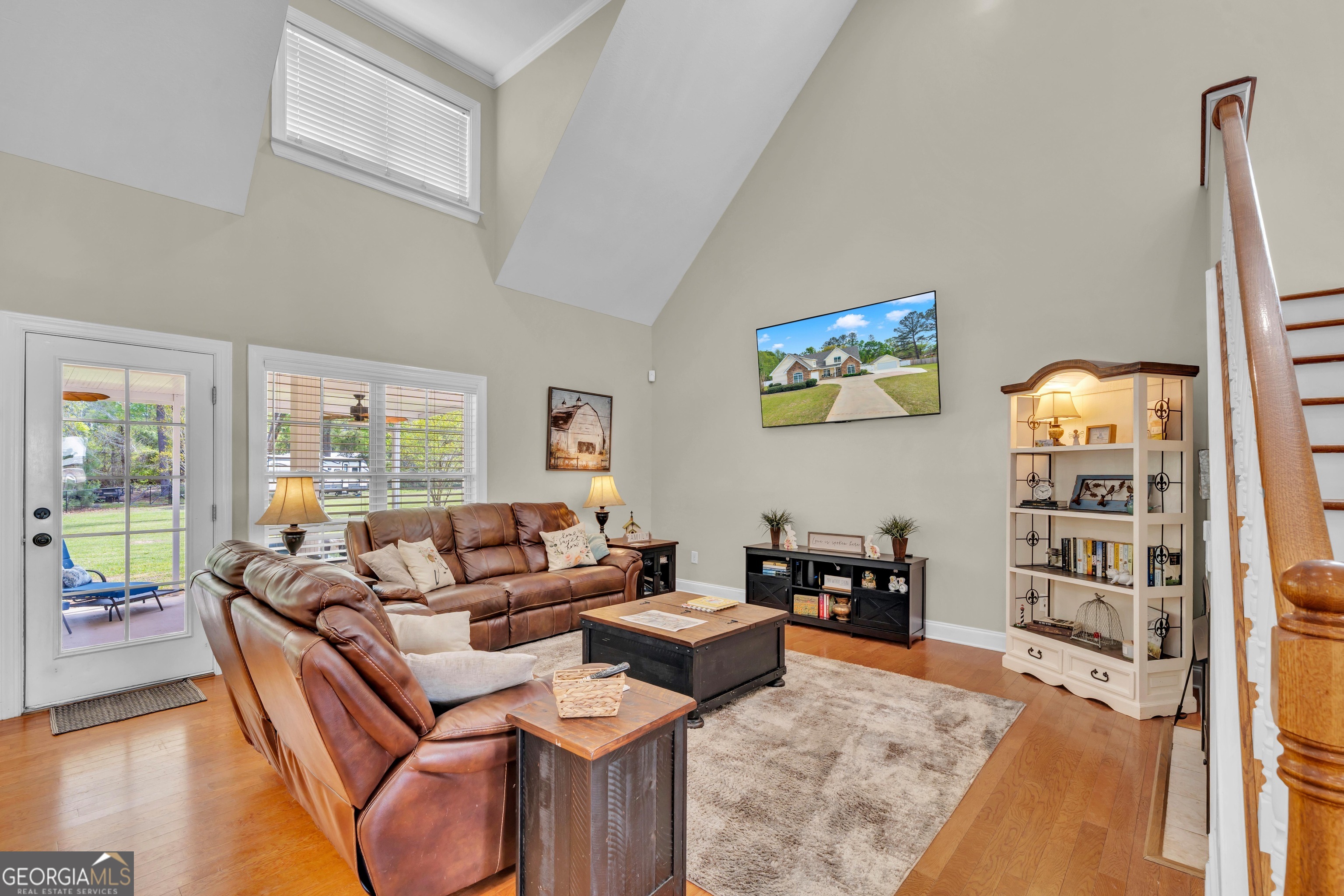 208 Hedge Row Property Photo 8
