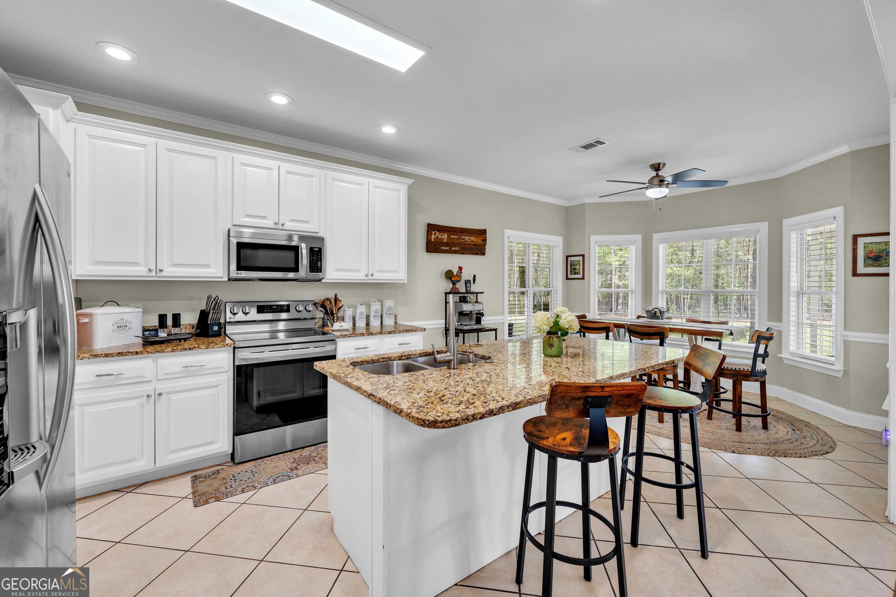 208 Hedge Row Property Photo 12