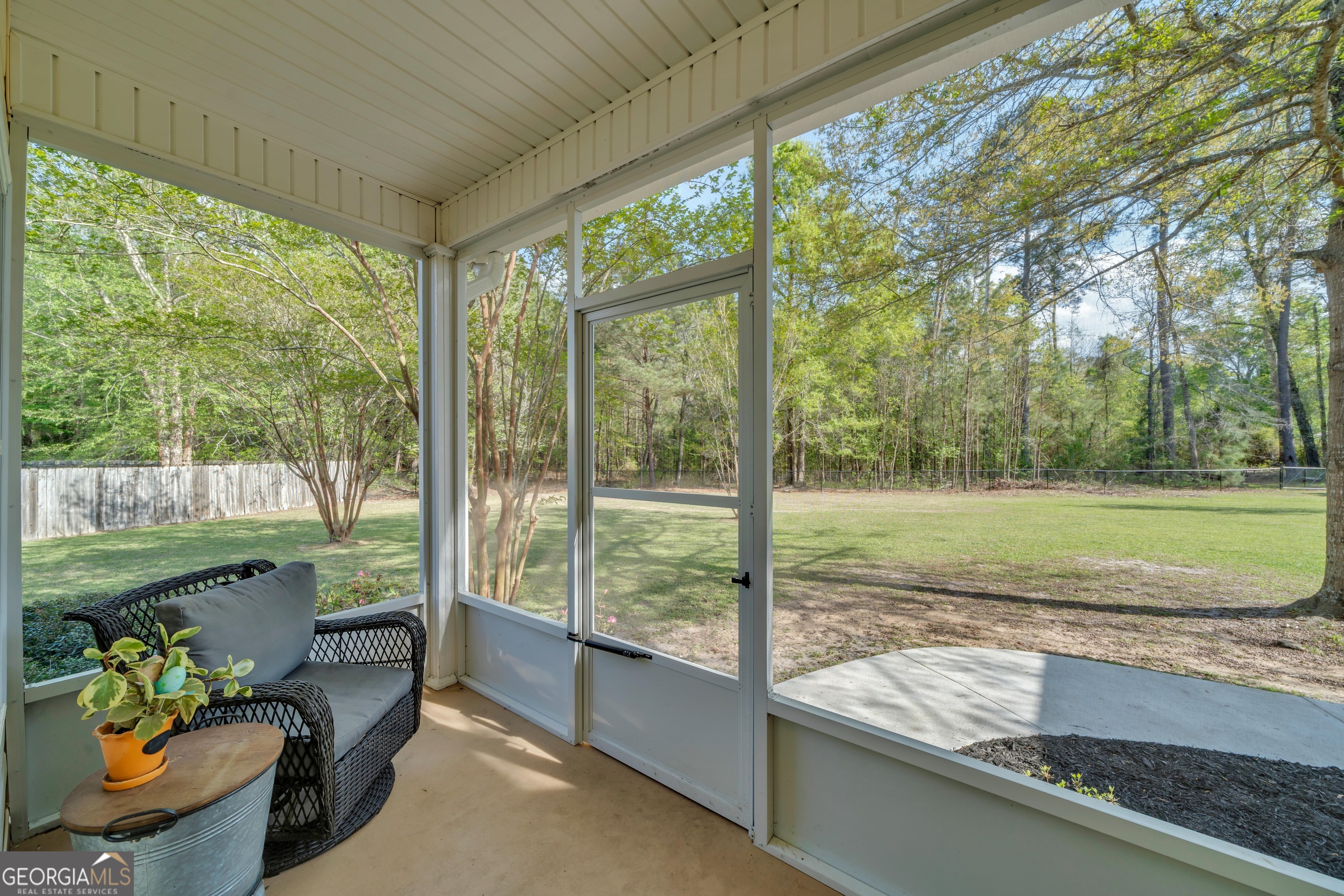 208 Hedge Row Property Photo 25