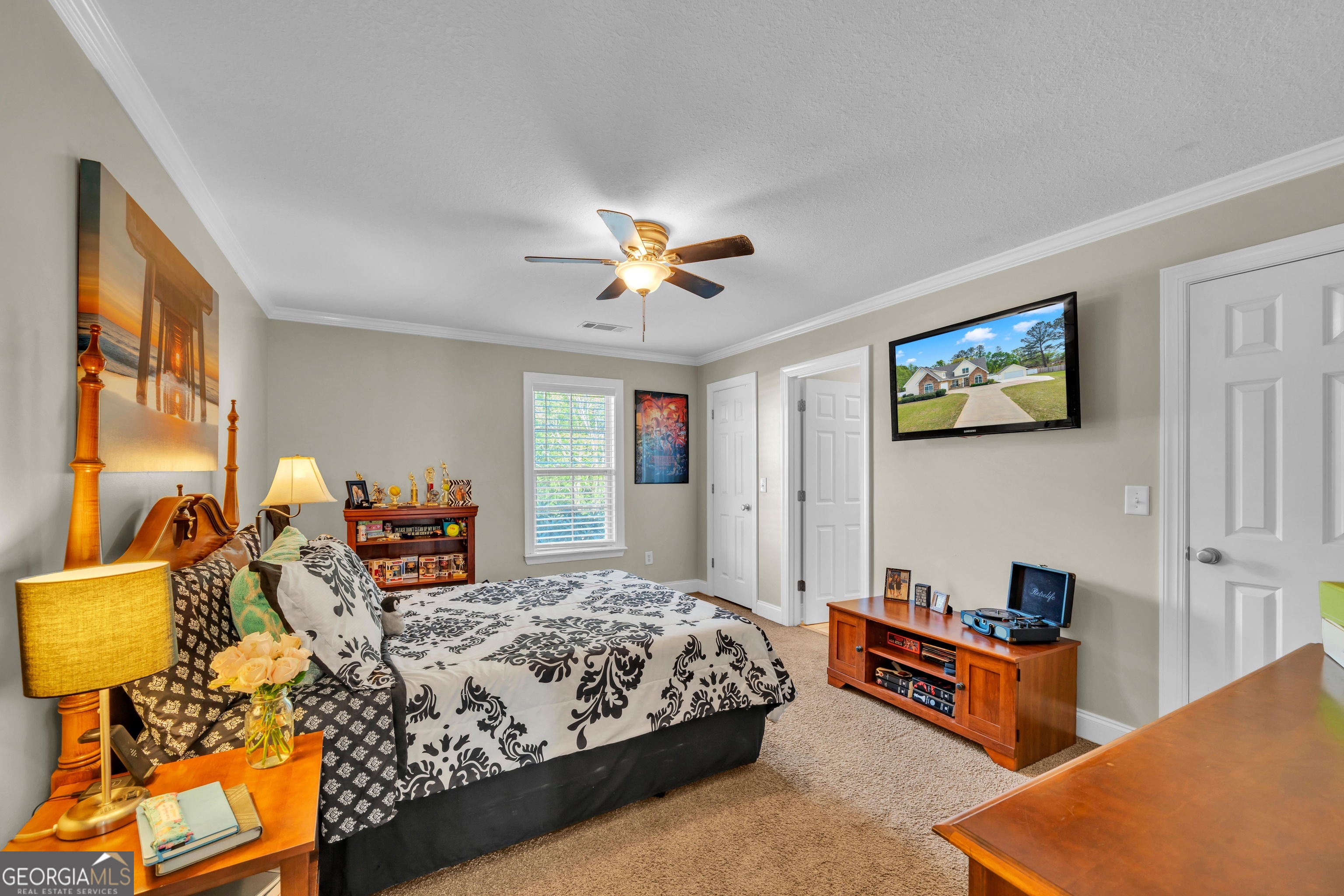 208 Hedge Row Property Photo 32
