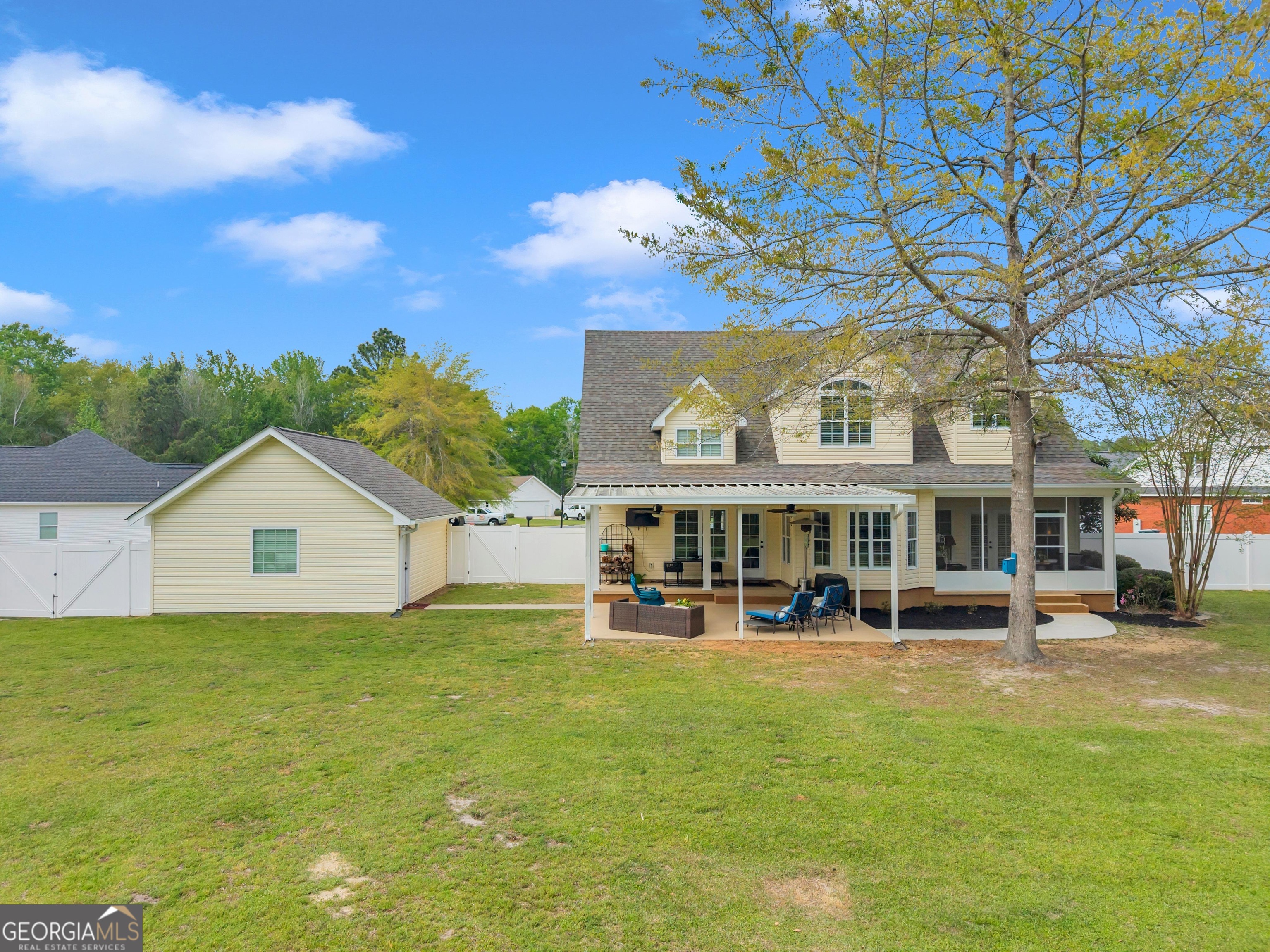 208 Hedge Row Property Photo 43
