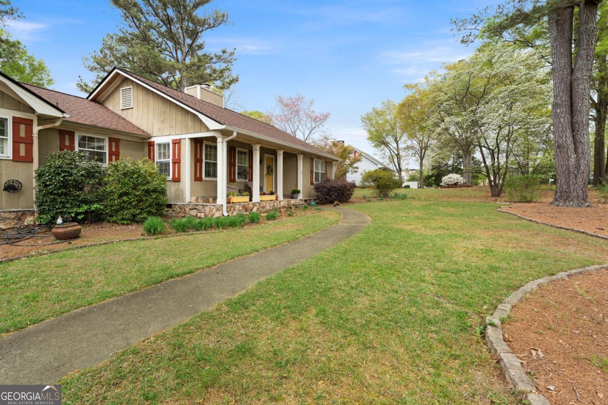140 Plymouth Drive Property Photo 2