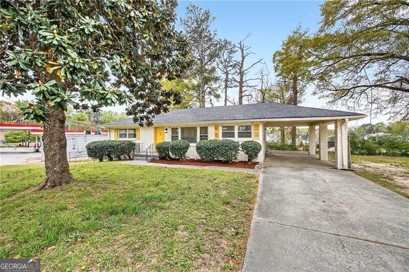 2647 Old Hapeville Road SW Property Photo 1