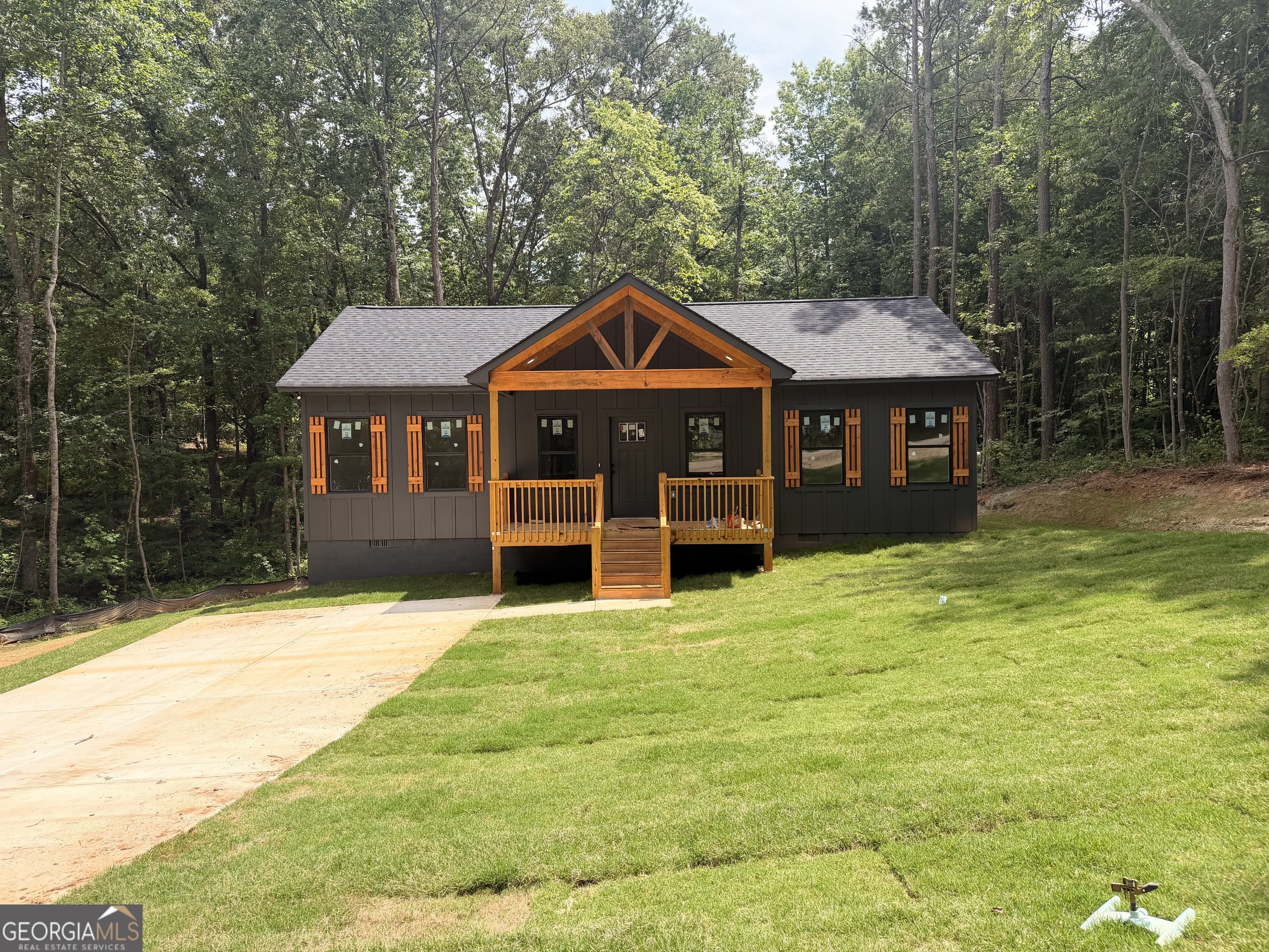 667 Cherokee Lane Property Photo 1