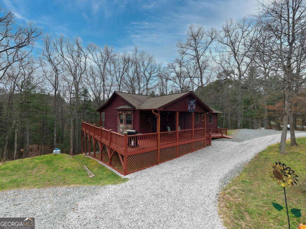 694 Hilltop Road Property Photo 1