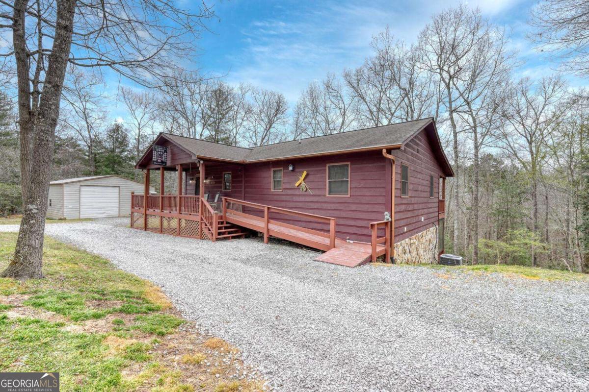 694 Hilltop Road Property Photo 2