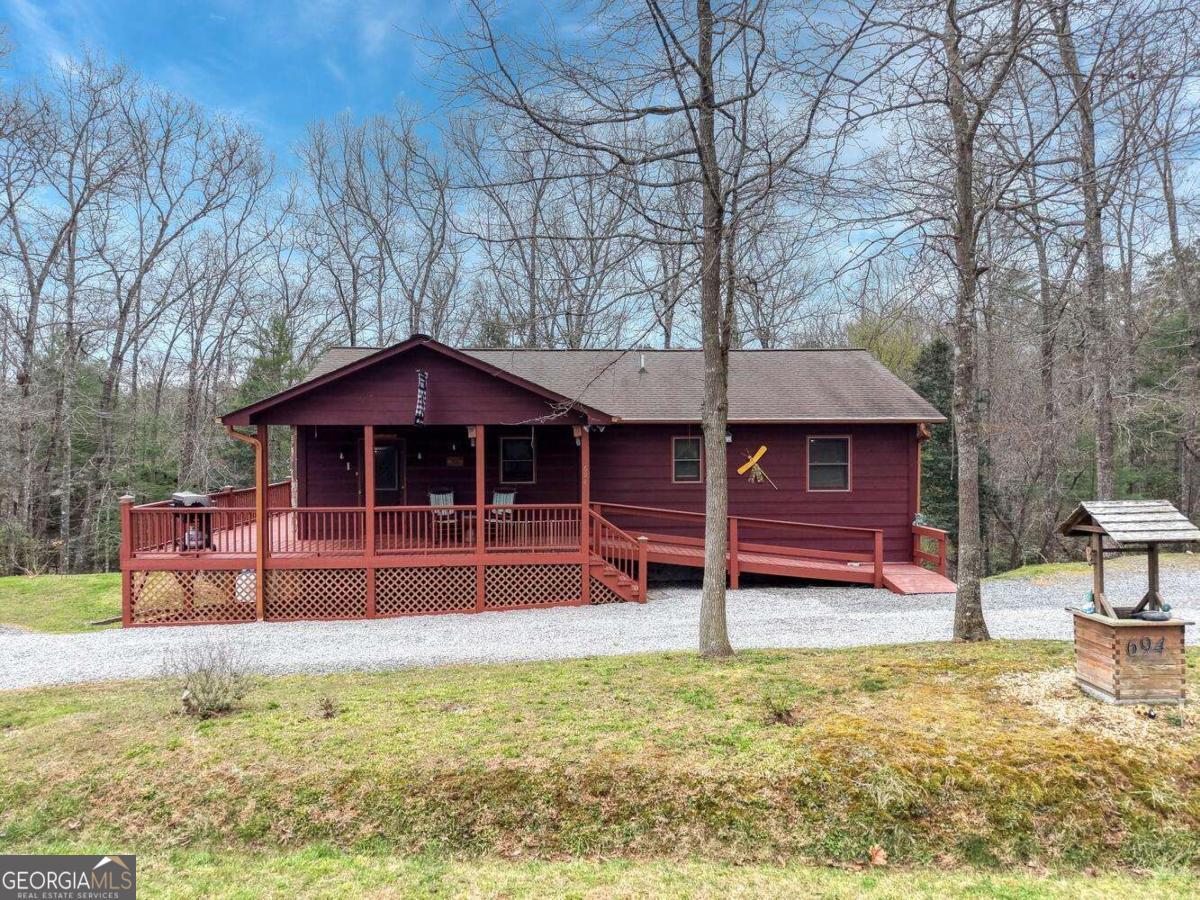 694 Hilltop Road Property Photo 3