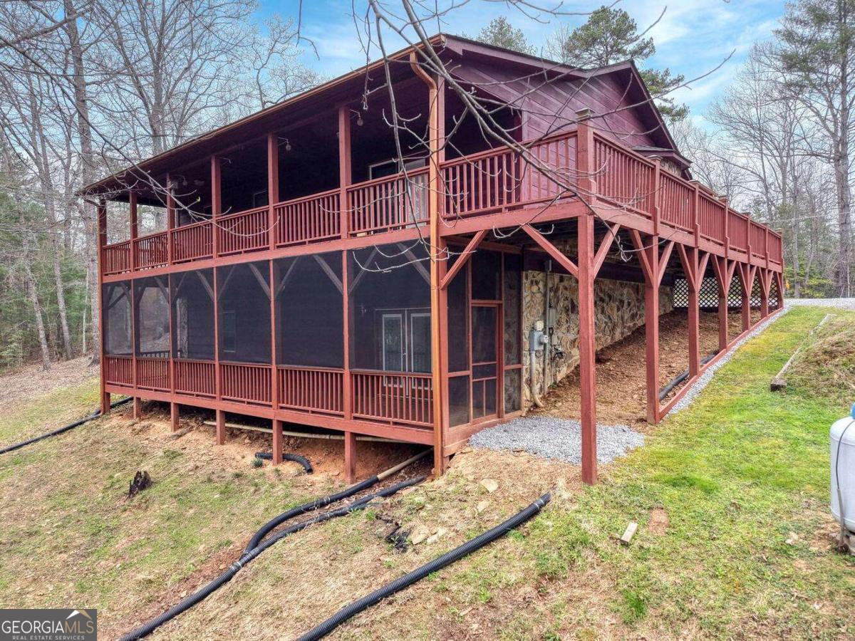 694 Hilltop Road Property Photo 5