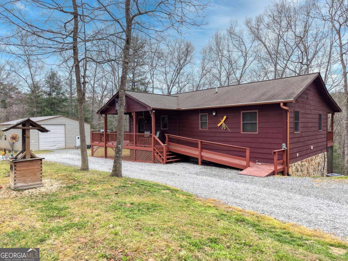 694 Hilltop Road Property Photo 8