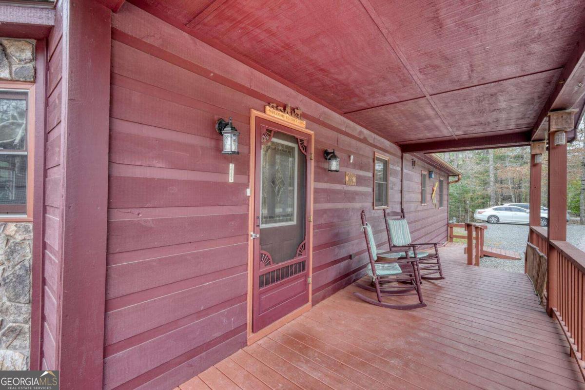 694 Hilltop Road Property Photo 9