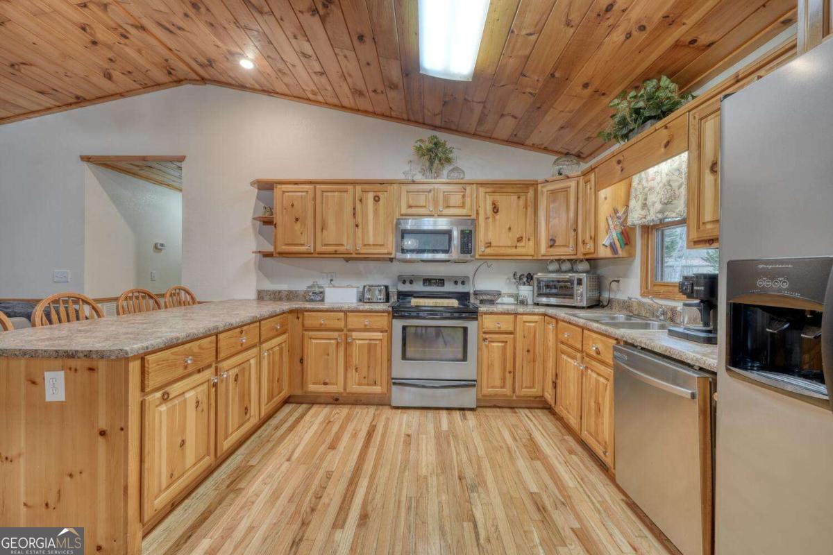 694 Hilltop Road Property Photo 15