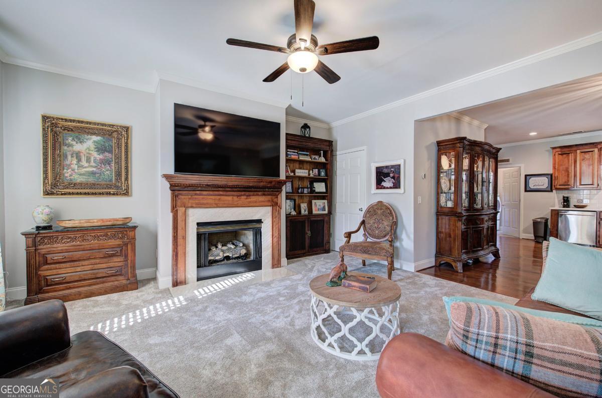 618 Manor Way Property Photo 8