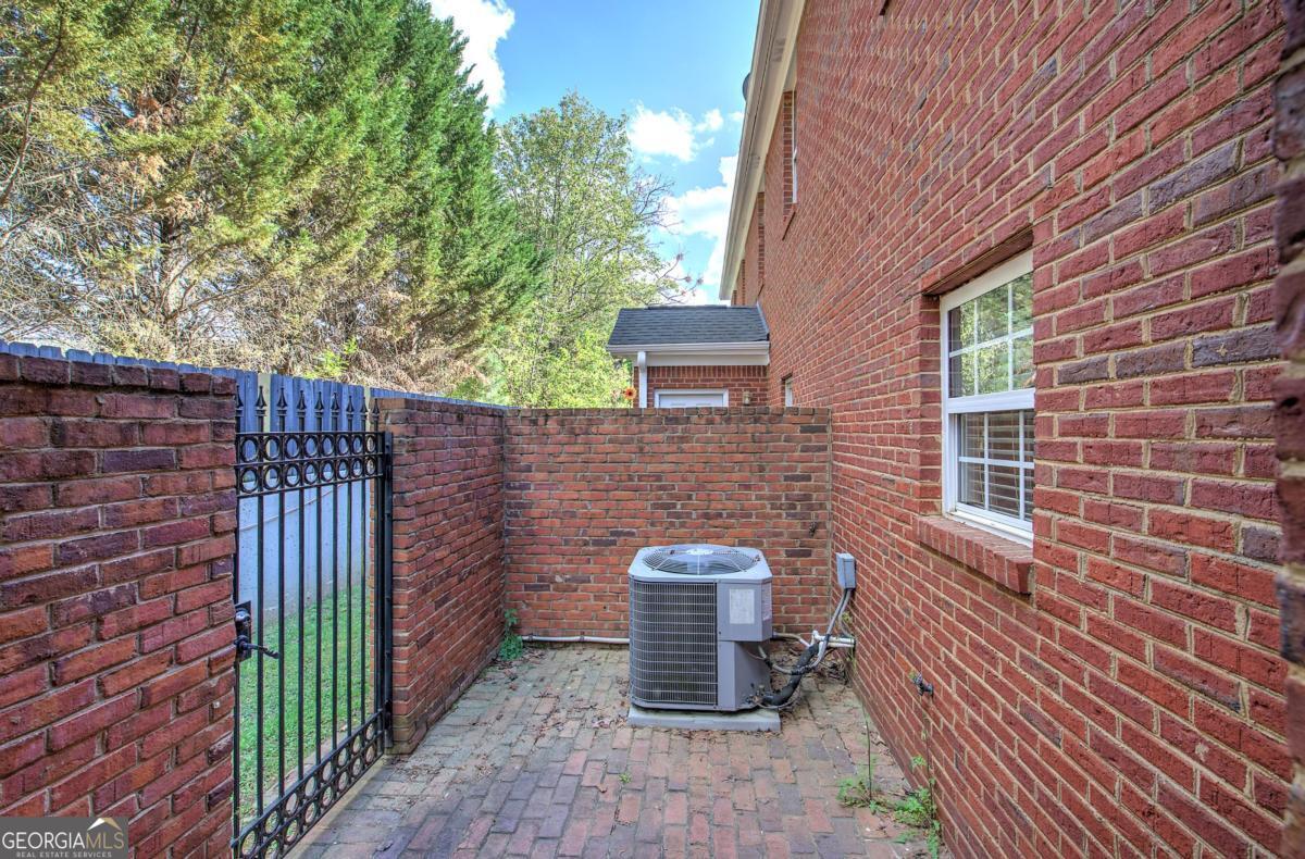 618 Manor Way Property Photo 29