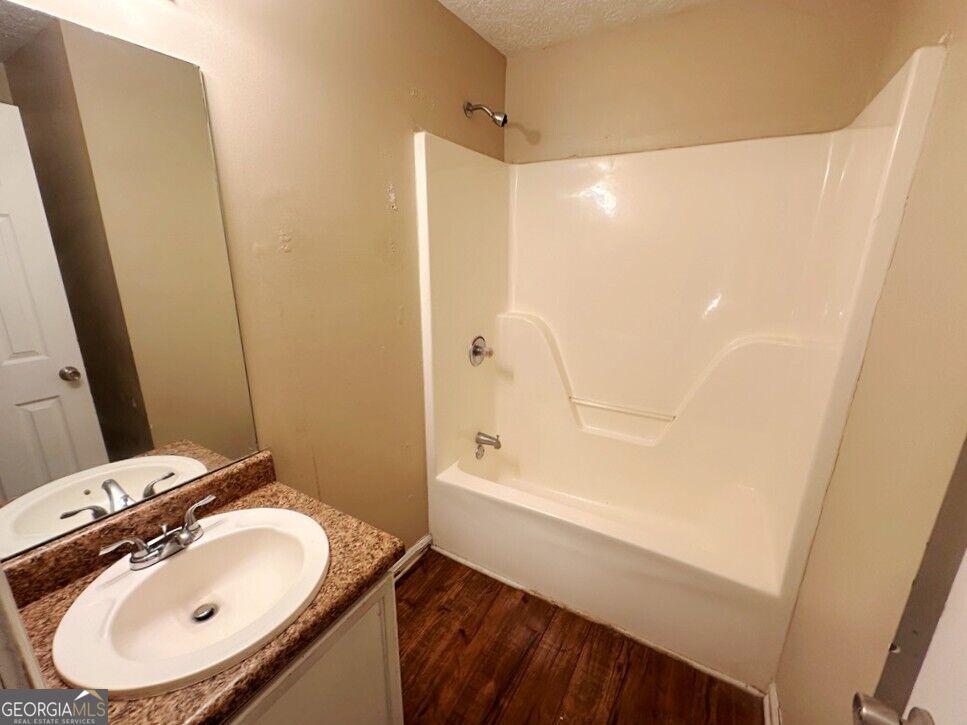 8036 Harmony Lakes Drive Property Photo 13