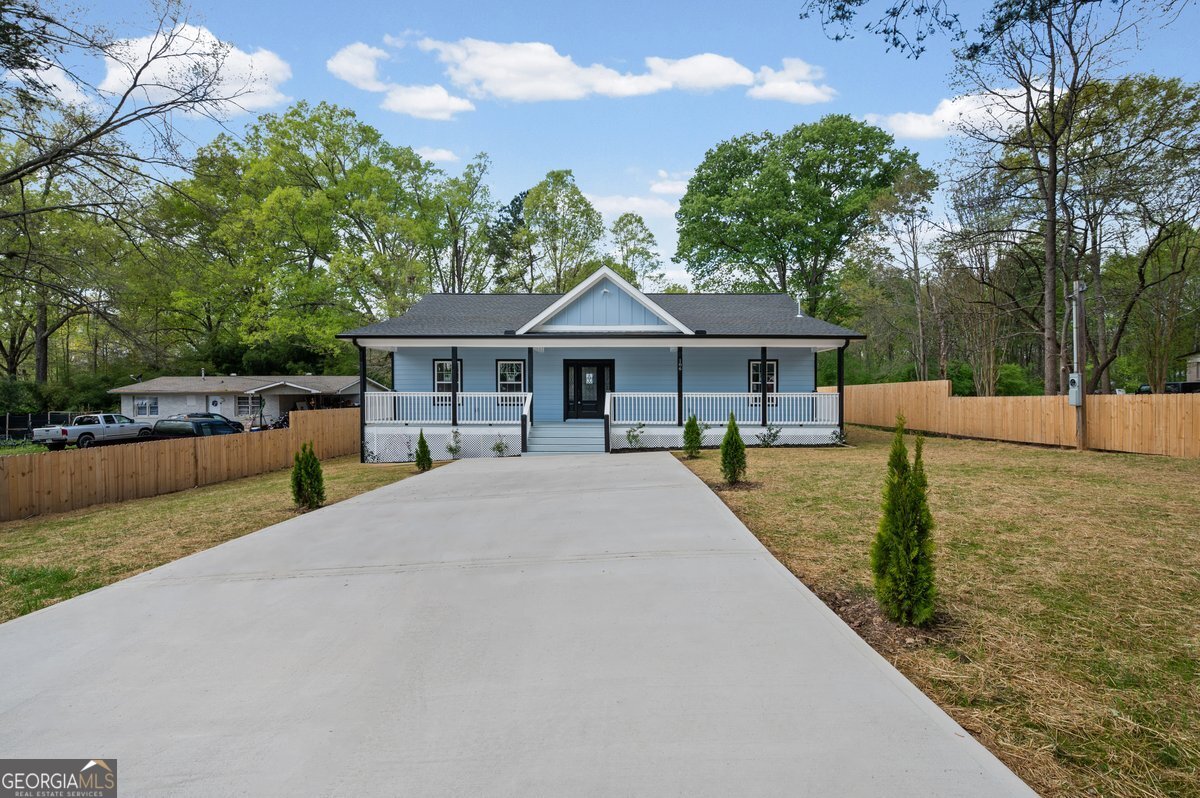 186 Salem Drive Property Photo 1