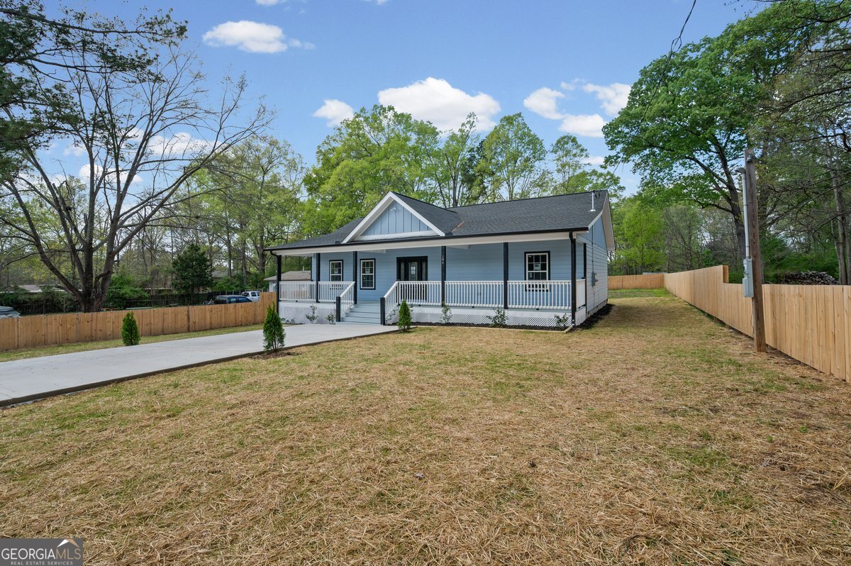 186 Salem Drive Property Photo 2