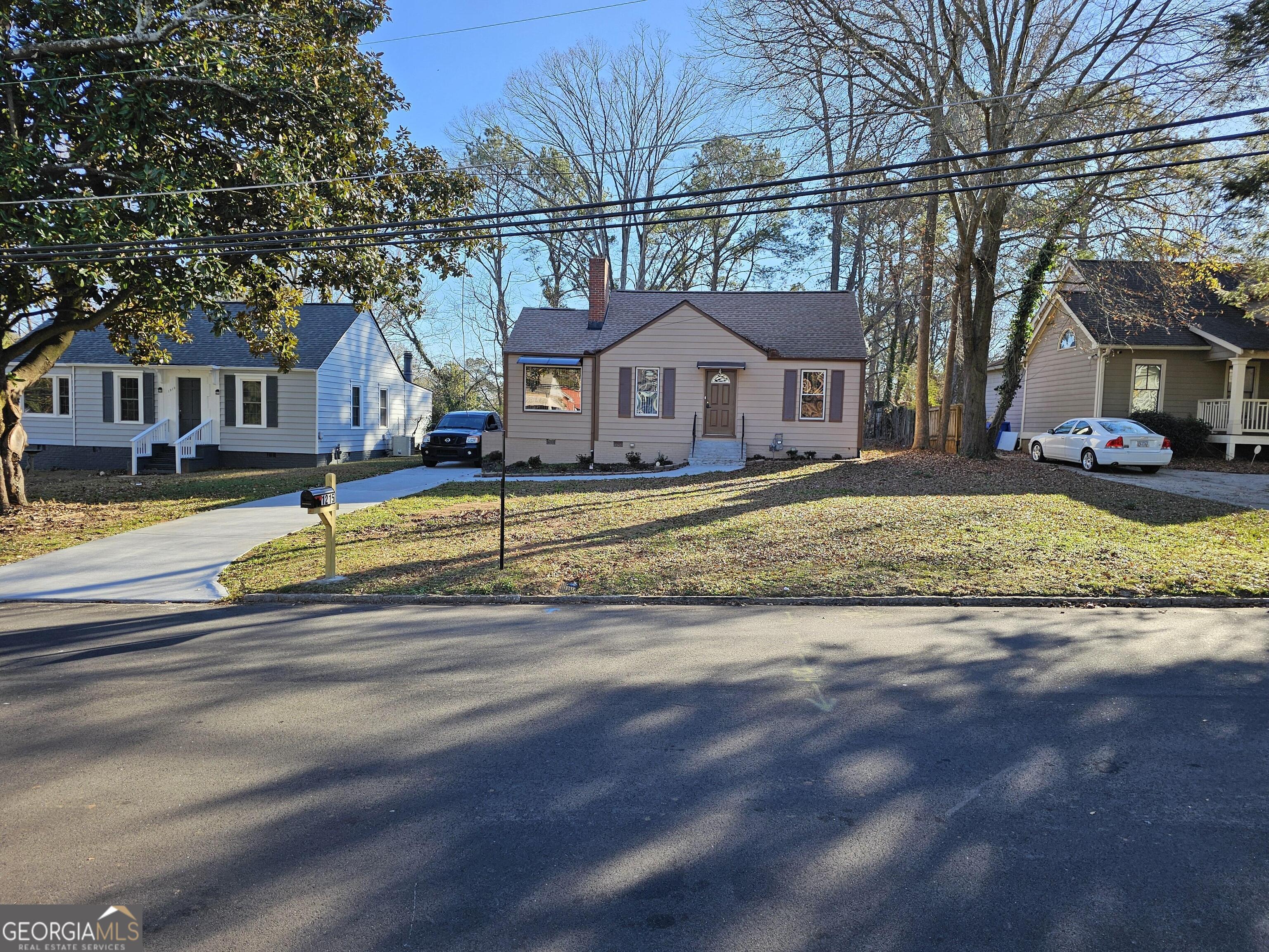 1215 Lyndale Drive SE Property Photo 1