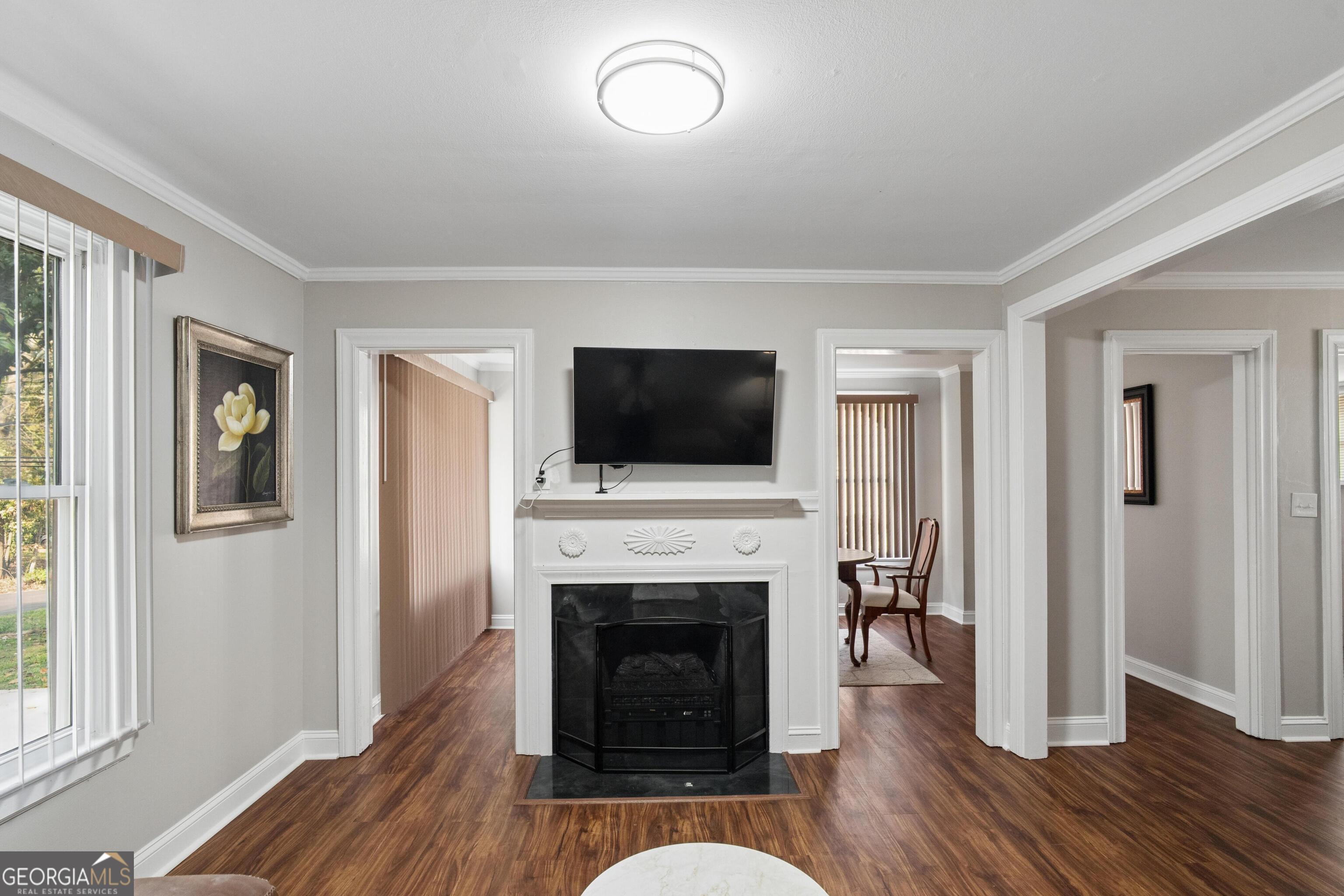 1215 Lyndale Drive Se Property Photo 2