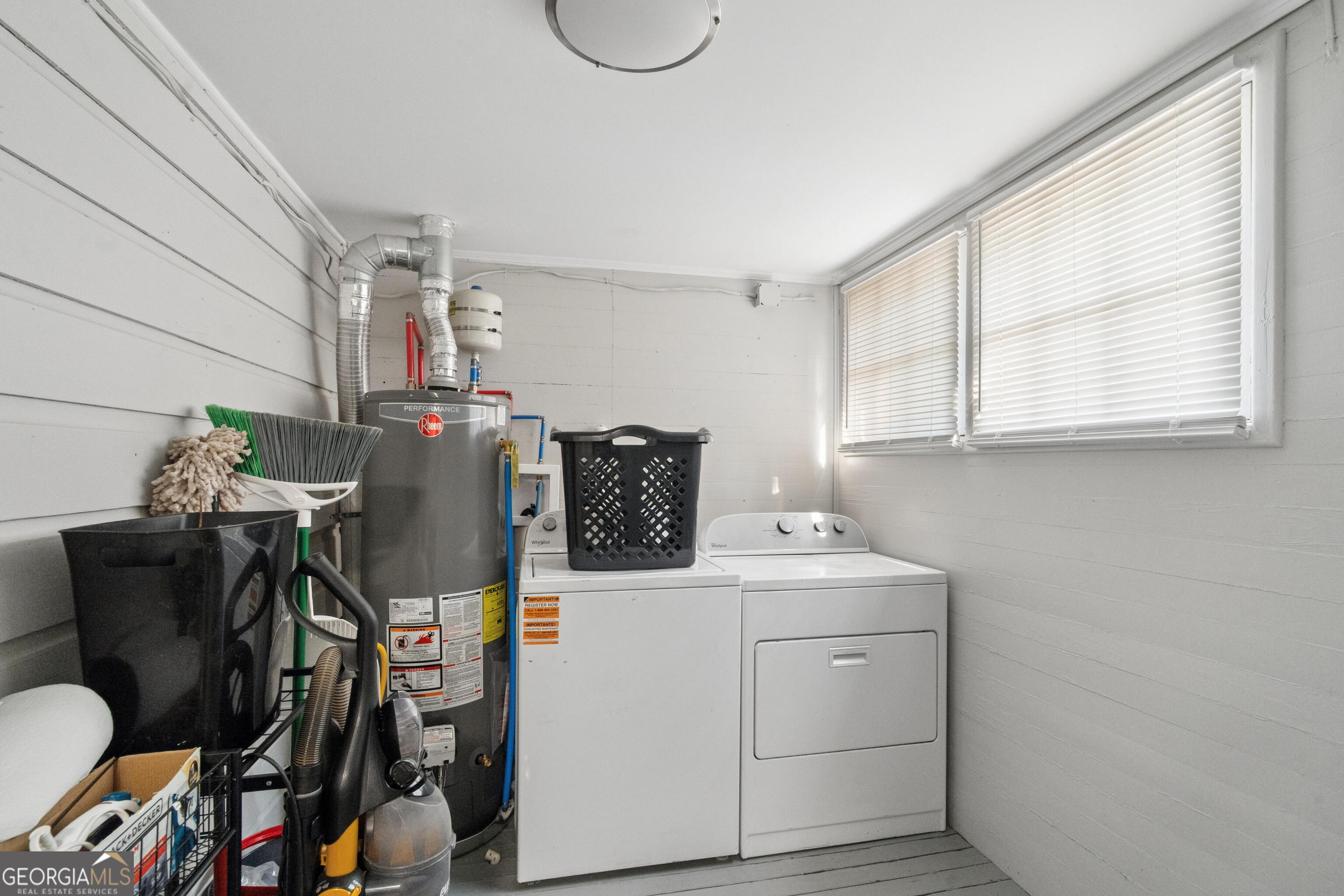 1215 Lyndale Drive Se Property Photo 23