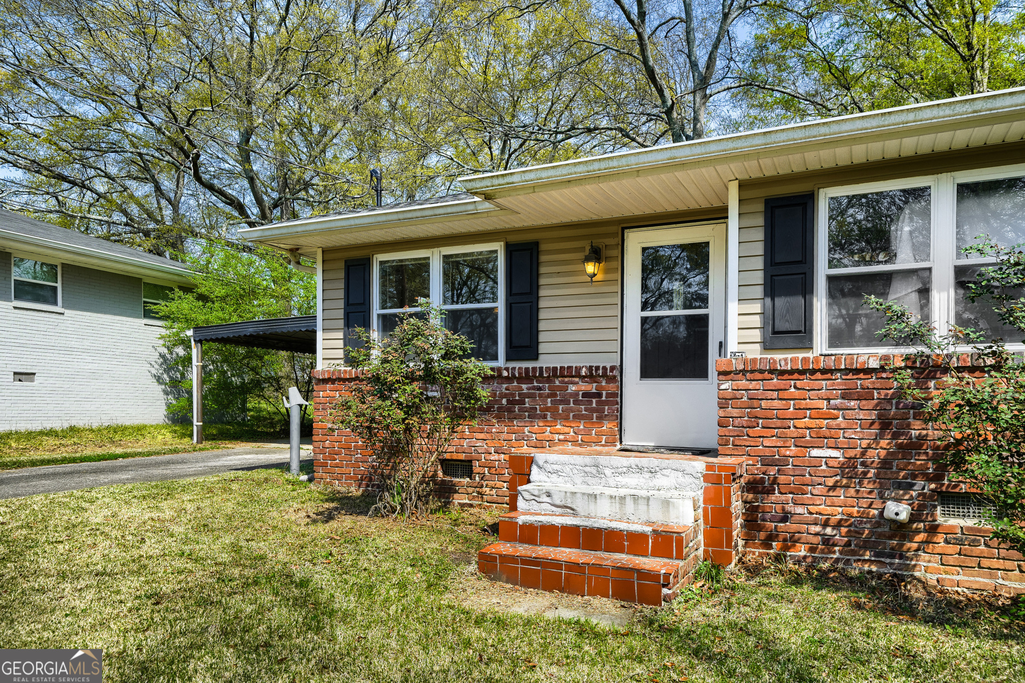 8504 Meadowbrook Drive Property Photo 1