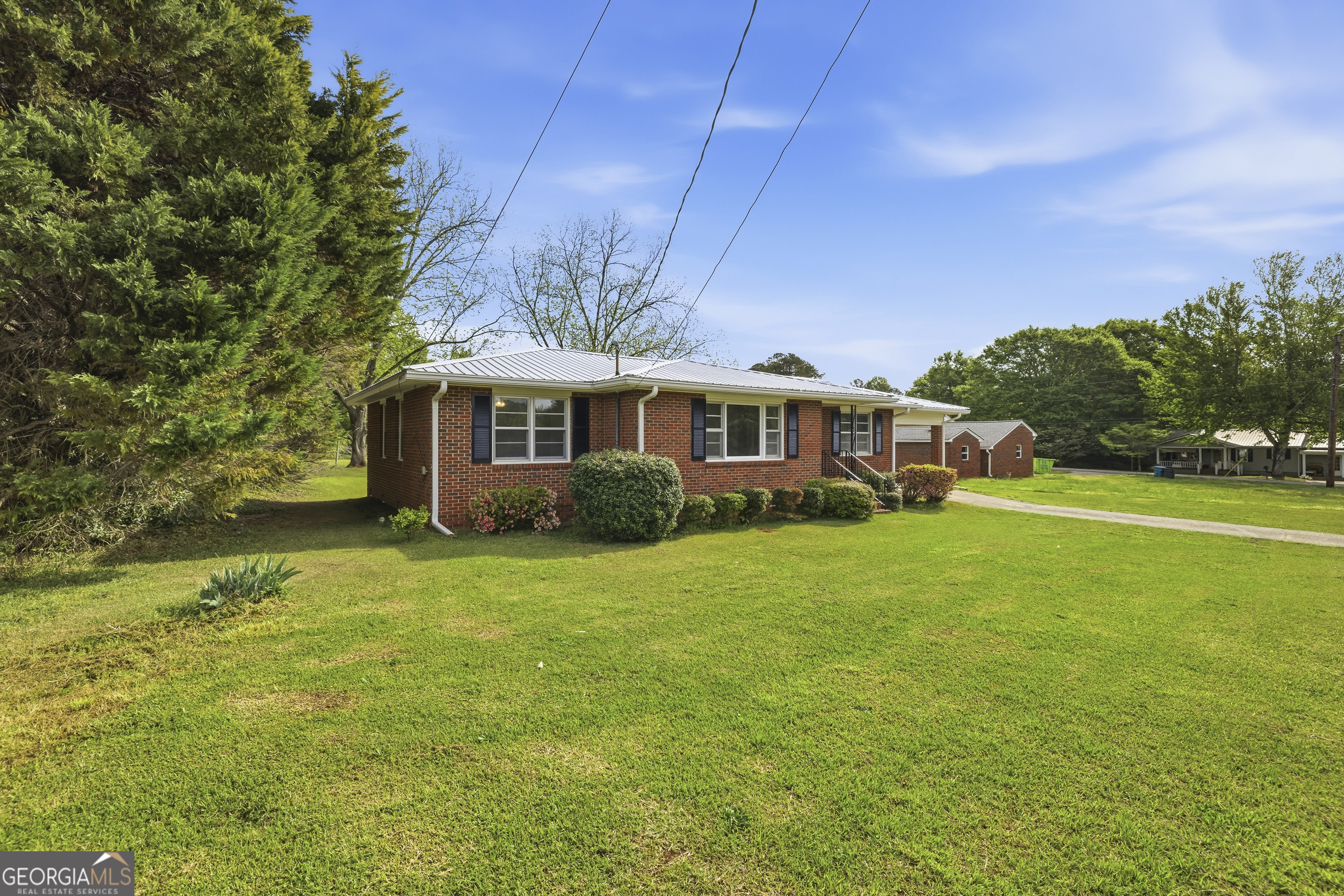 93 Carlton Avenue Property Photo 2