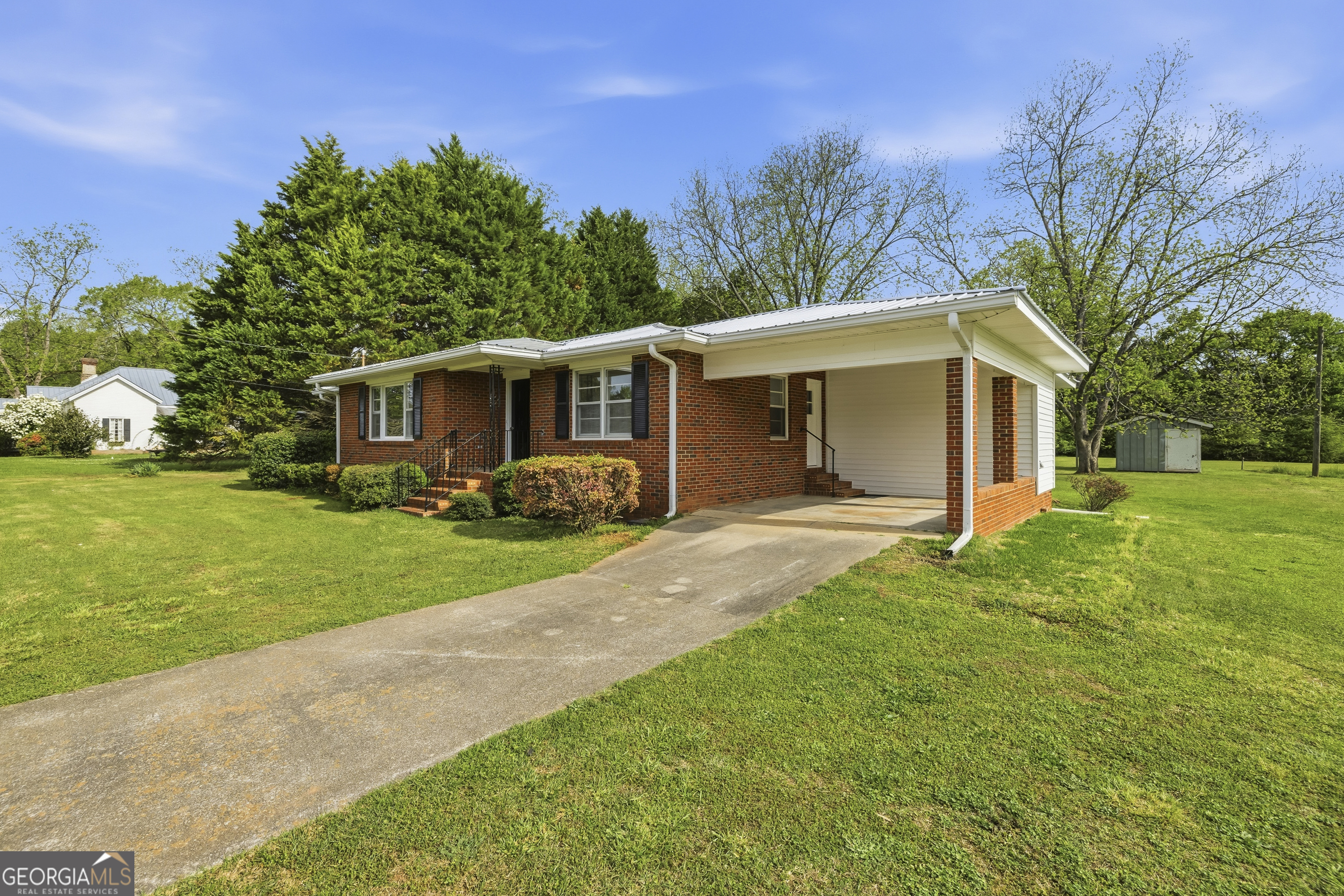 93 Carlton Avenue Property Photo 3