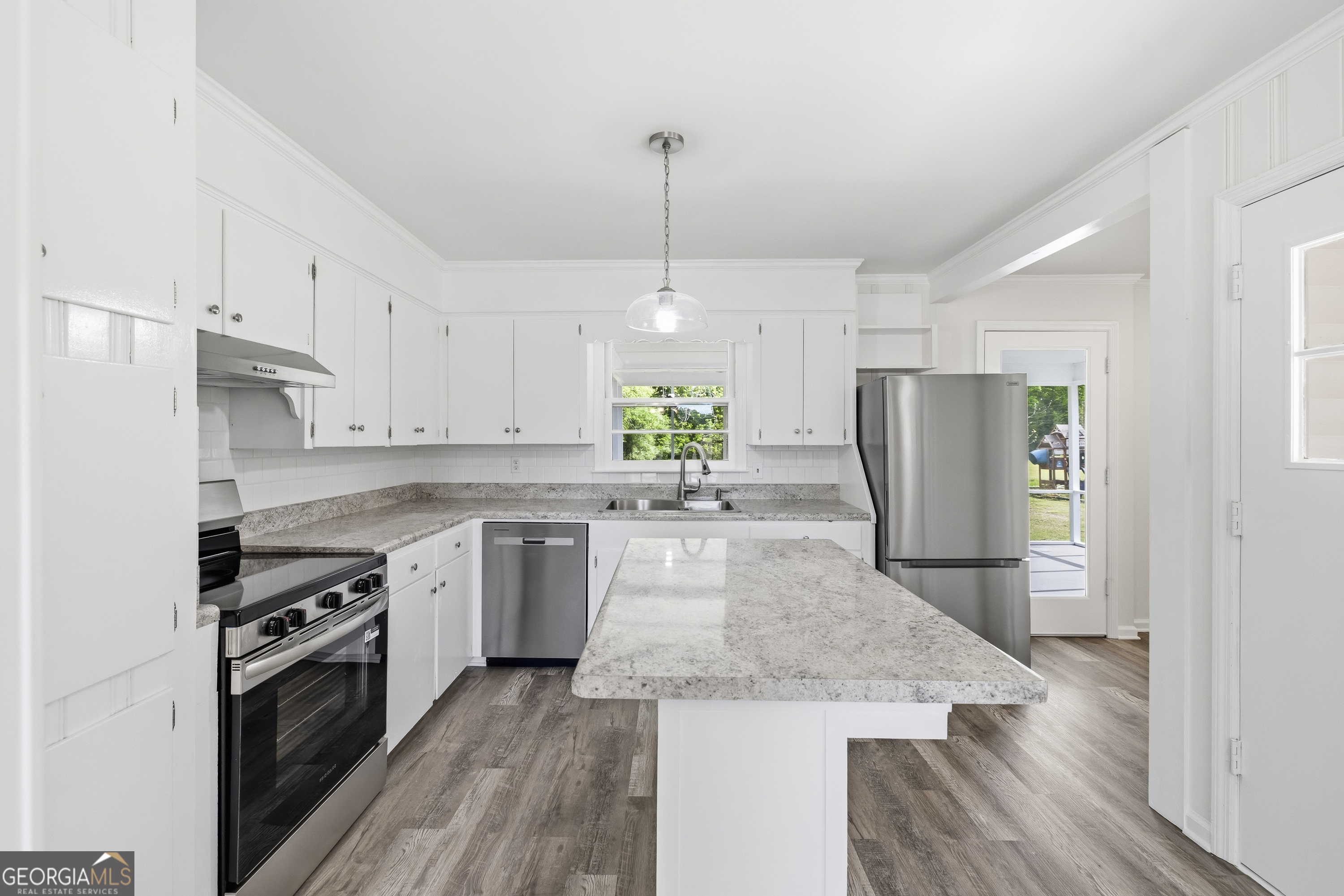 93 Carlton Avenue Property Photo 16