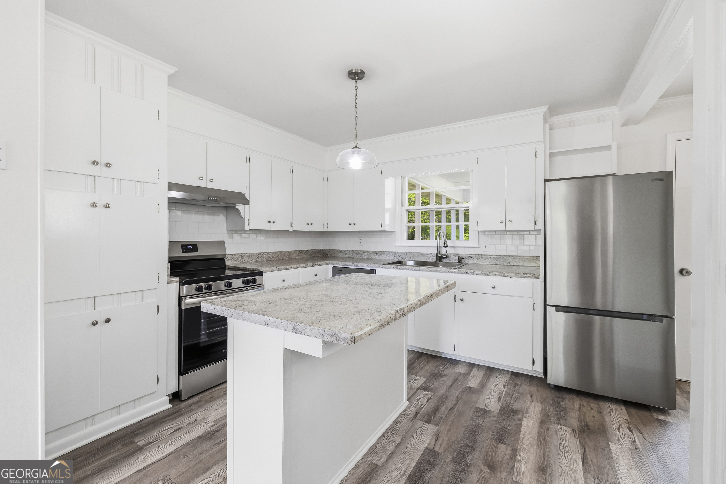 93 Carlton Avenue Property Photo 17