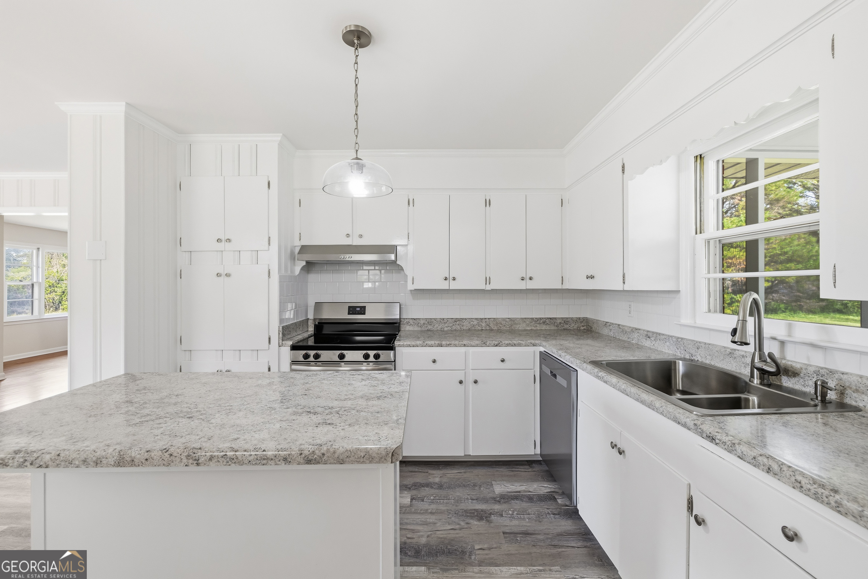 93 Carlton Avenue Property Photo 18