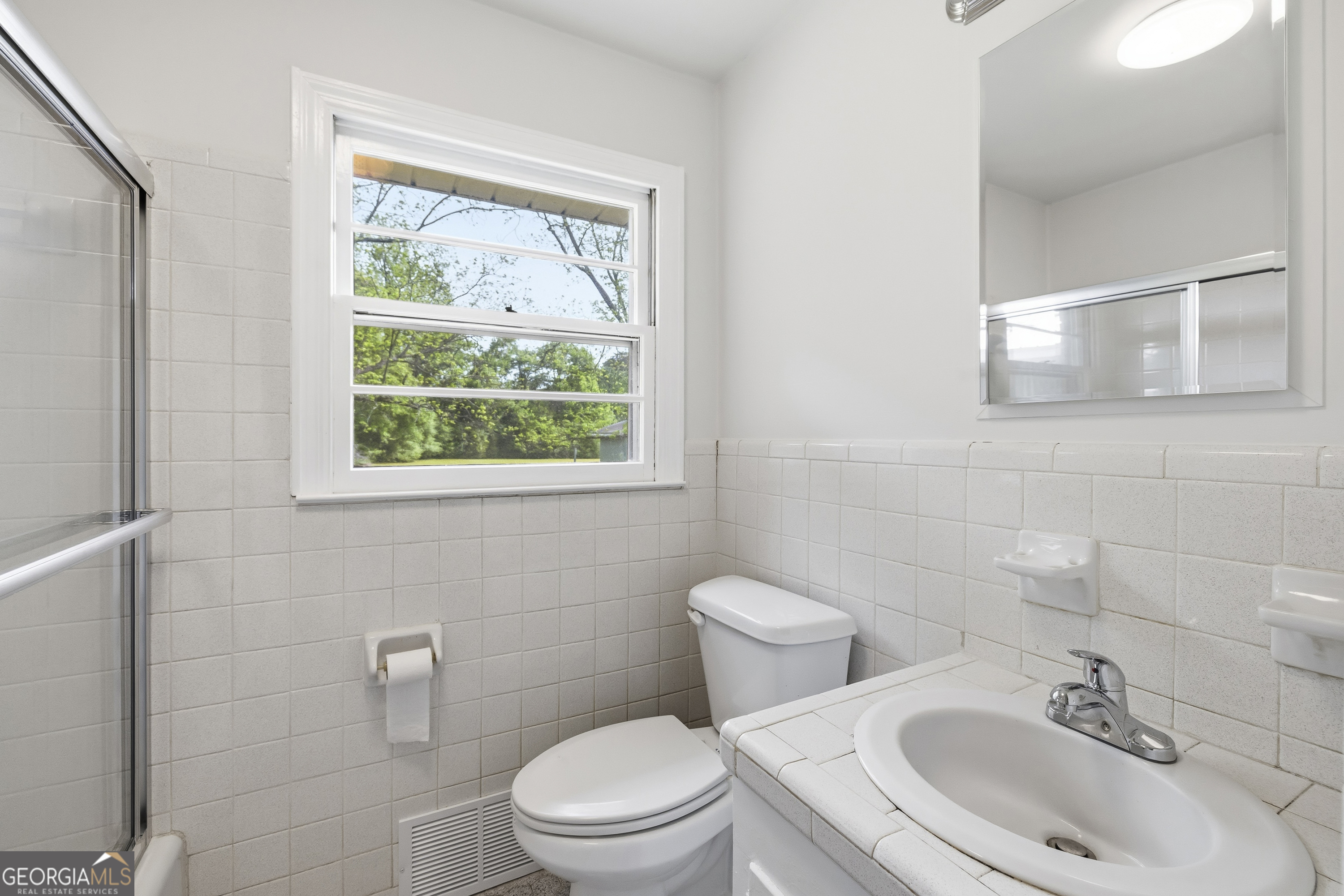 93 Carlton Avenue Property Photo 26