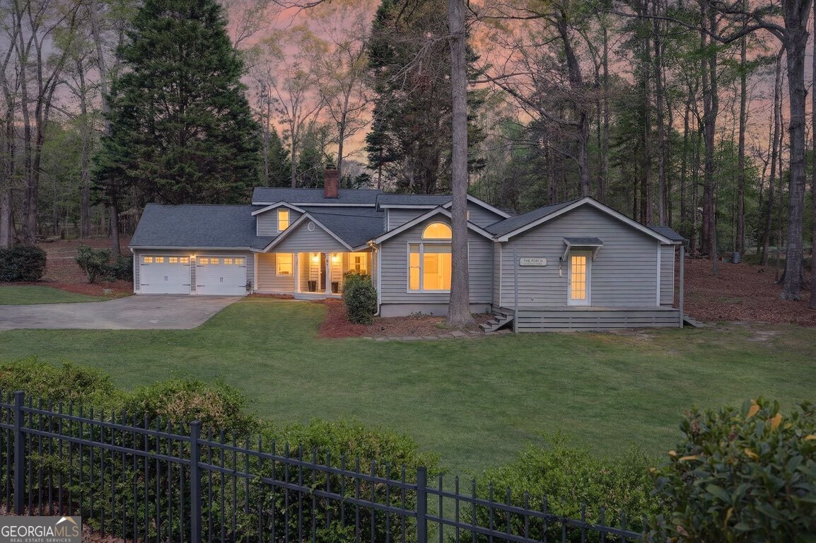 627 Rock Springs Road Property Photo 3