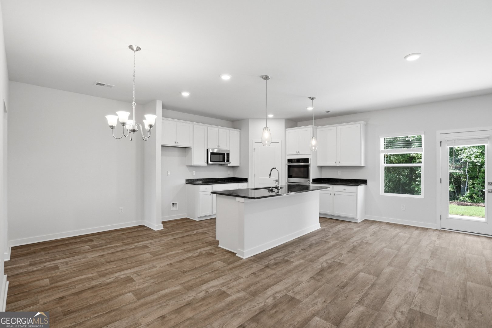 344 Jarrett Street Property Photo 6