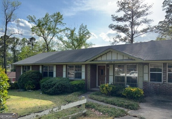 2107 Burnside Drive Property Photo 1