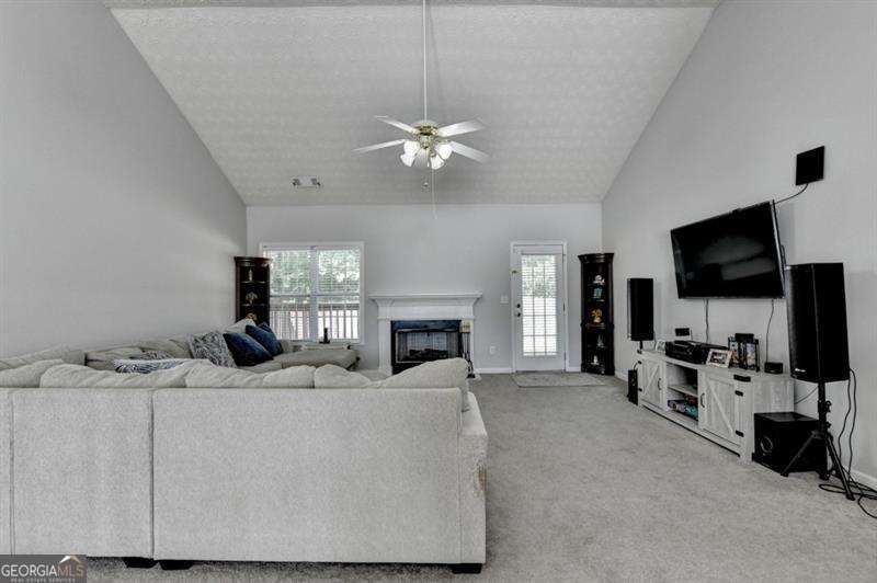 2290 Taylor Pointe Way Property Photo 16