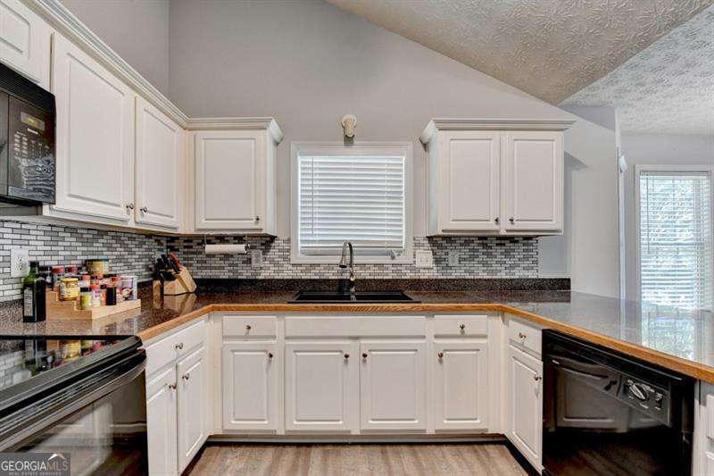 2290 Taylor Pointe Way Property Photo 25