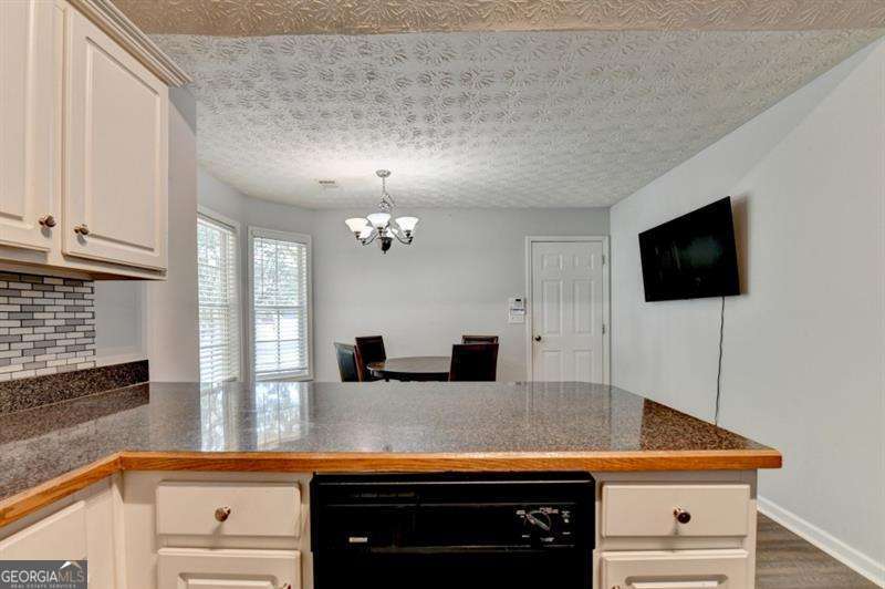 2290 Taylor Pointe Way Property Photo 27
