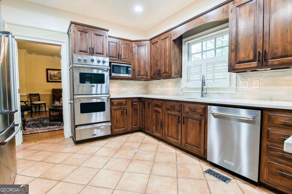 101 Middleton Court Property Photo 10