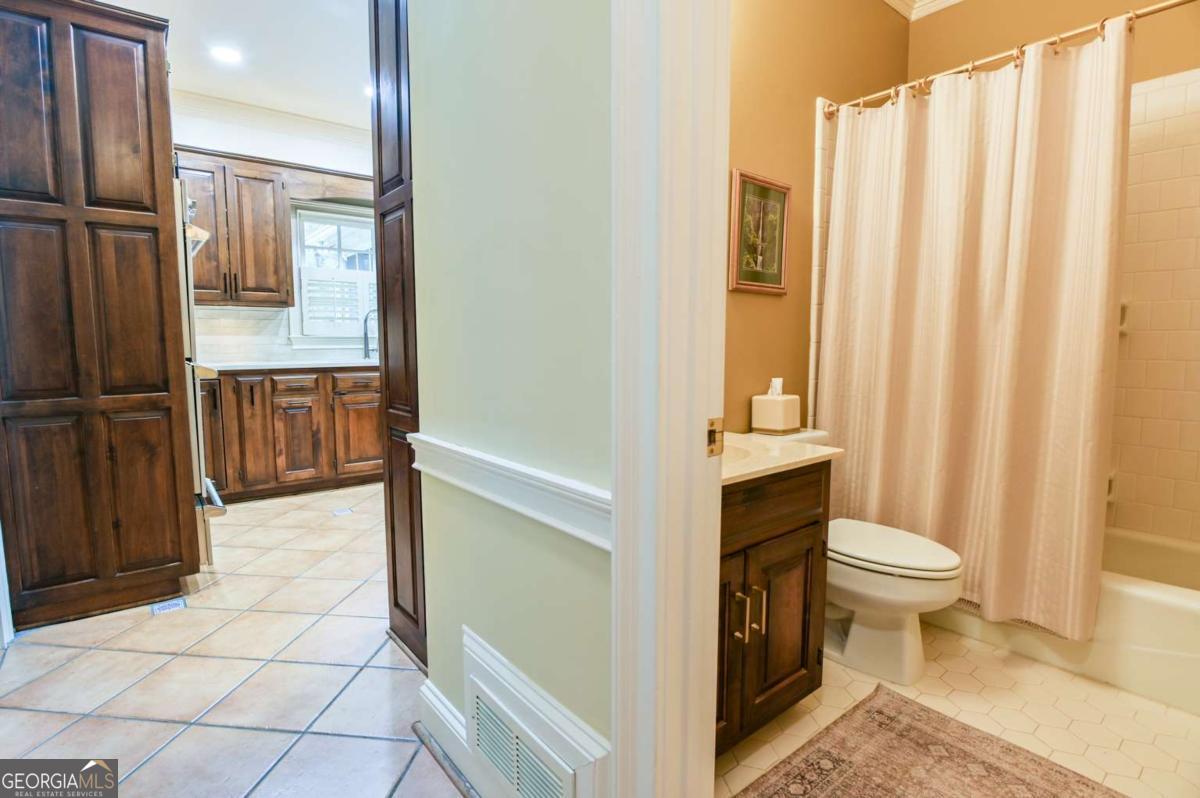 101 Middleton Court Property Photo 17