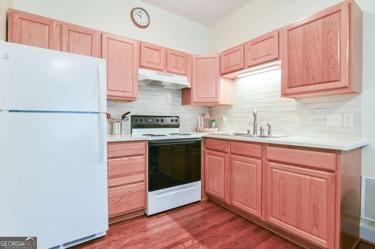 101 Middleton Court Property Photo 39