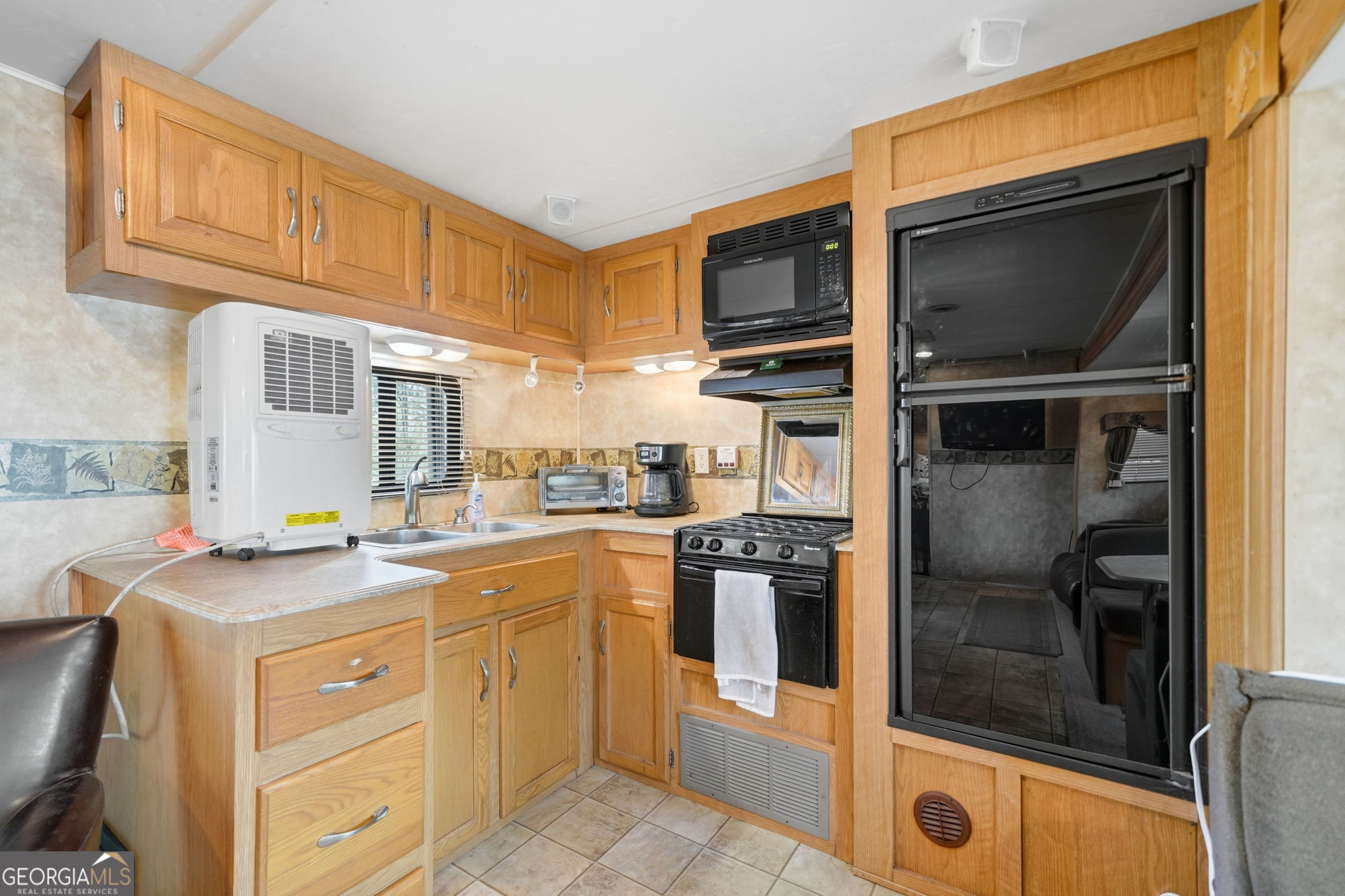 96 10th Street Property Photo 20