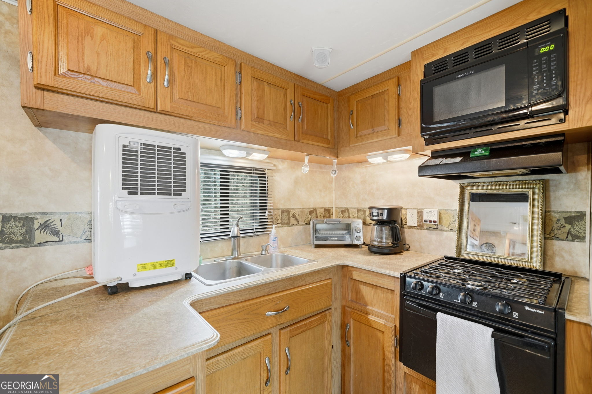 96 10th Street Property Photo 21