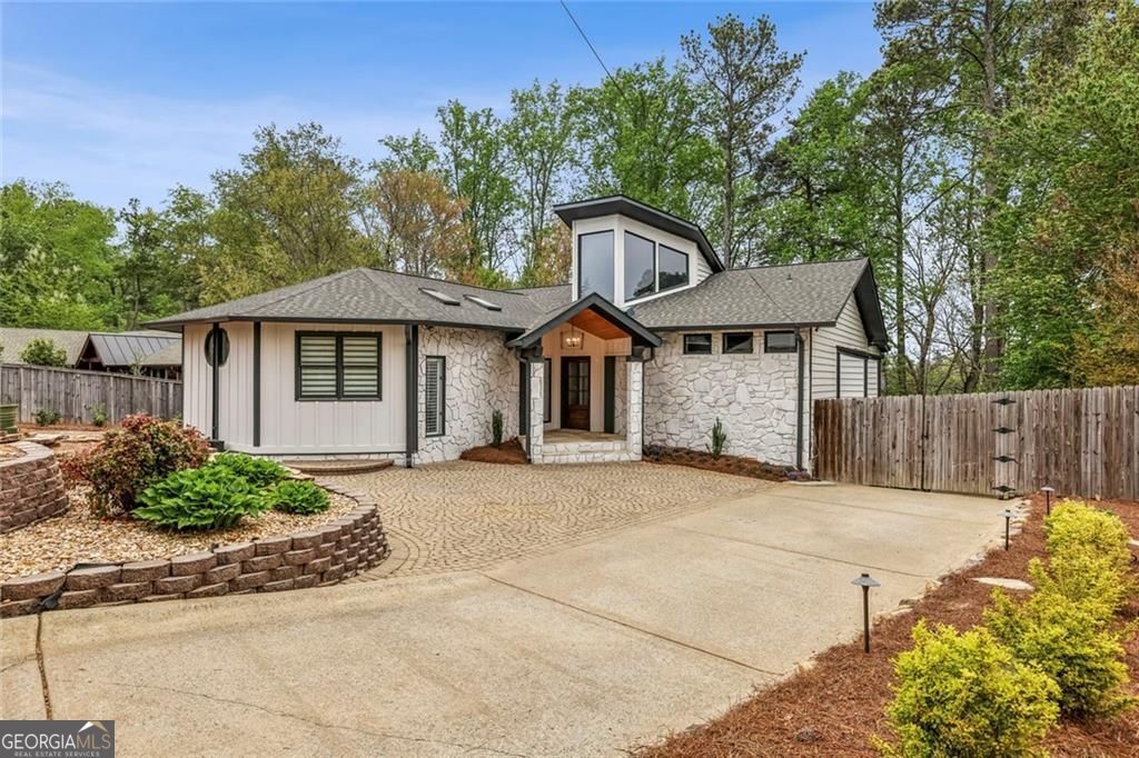 6592 Gaines Ferry Road